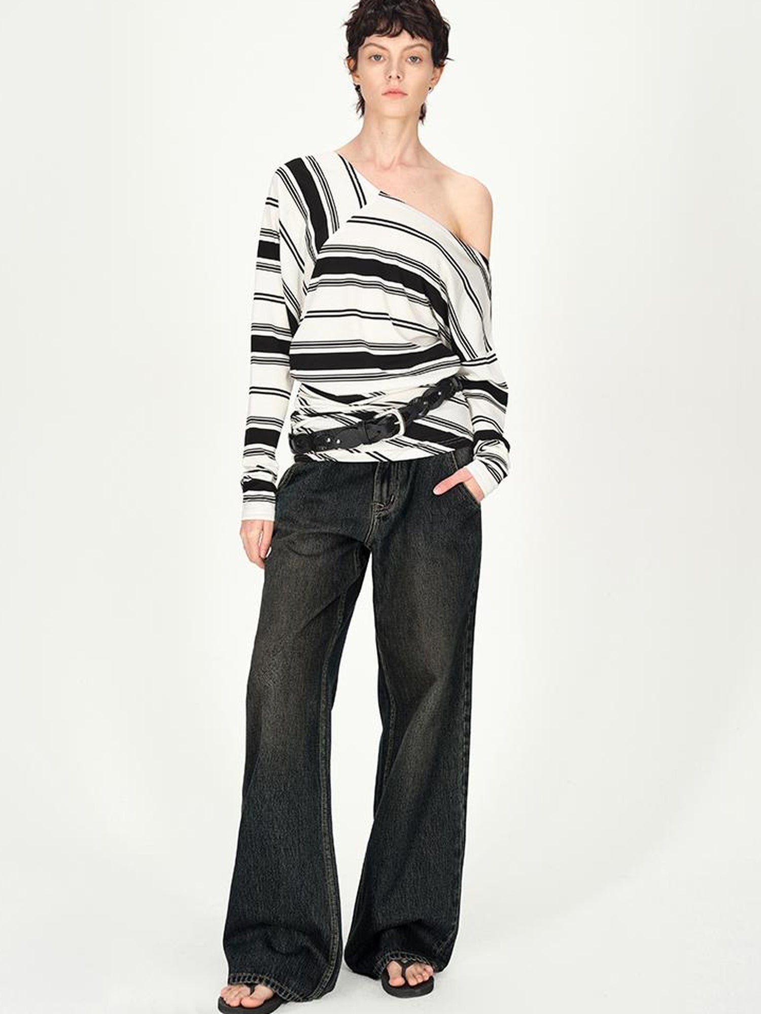 AFTADAWN Asymmetric Cut Lyocell Off Shoulder Top