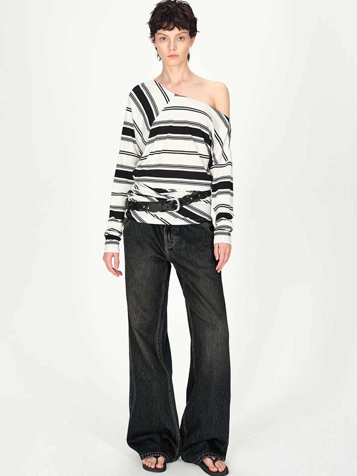 AFTADAWN Asymmetric Cut Lyocell Off Shoulder Top