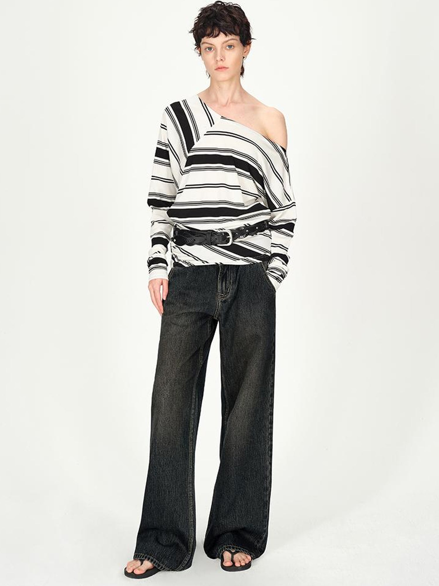 AFTADAWN Asymmetric Cut Lyocell Off Shoulder Top