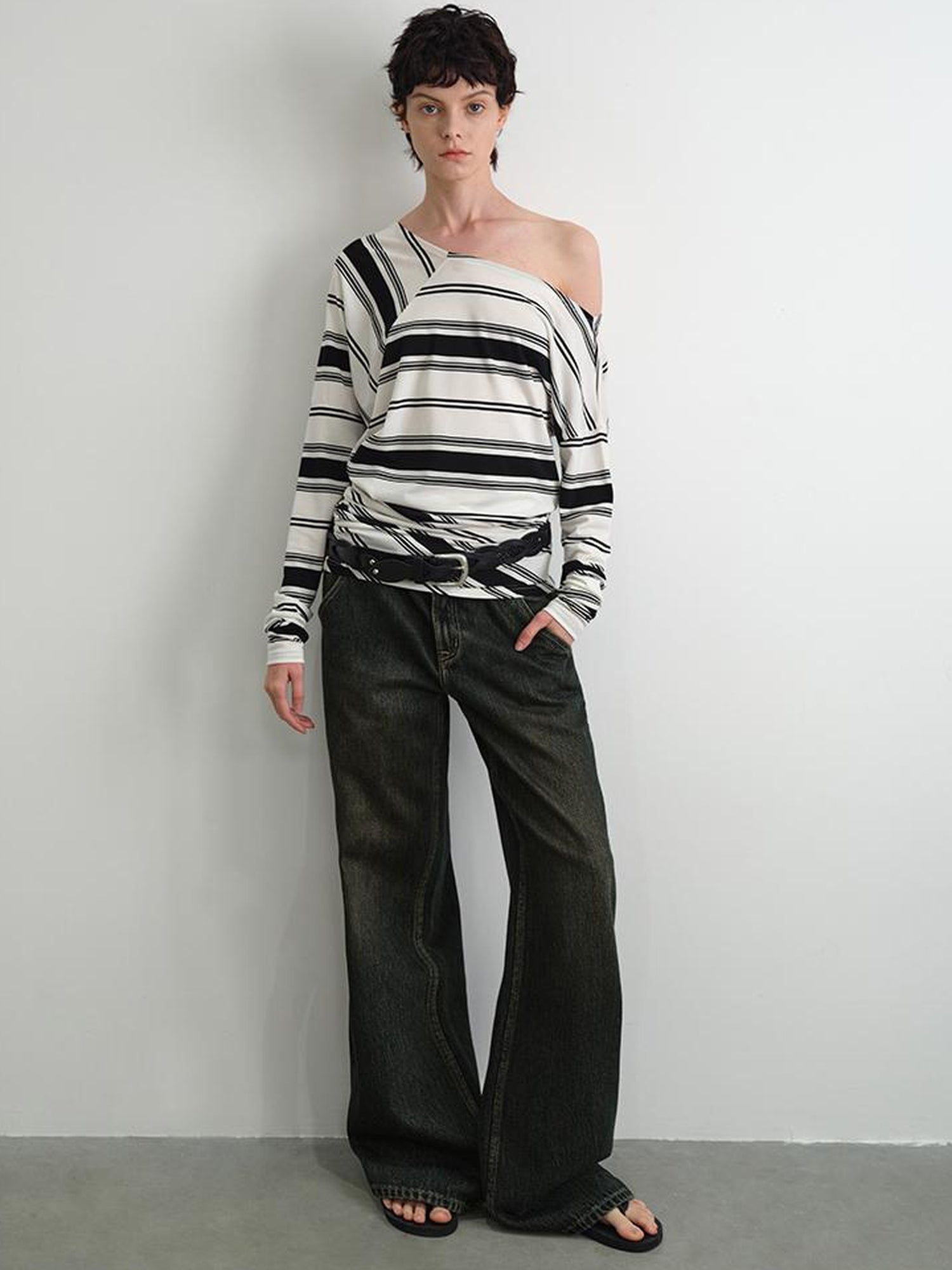 AFTADAWN Asymmetric Cut Lyocell Off Shoulder Top