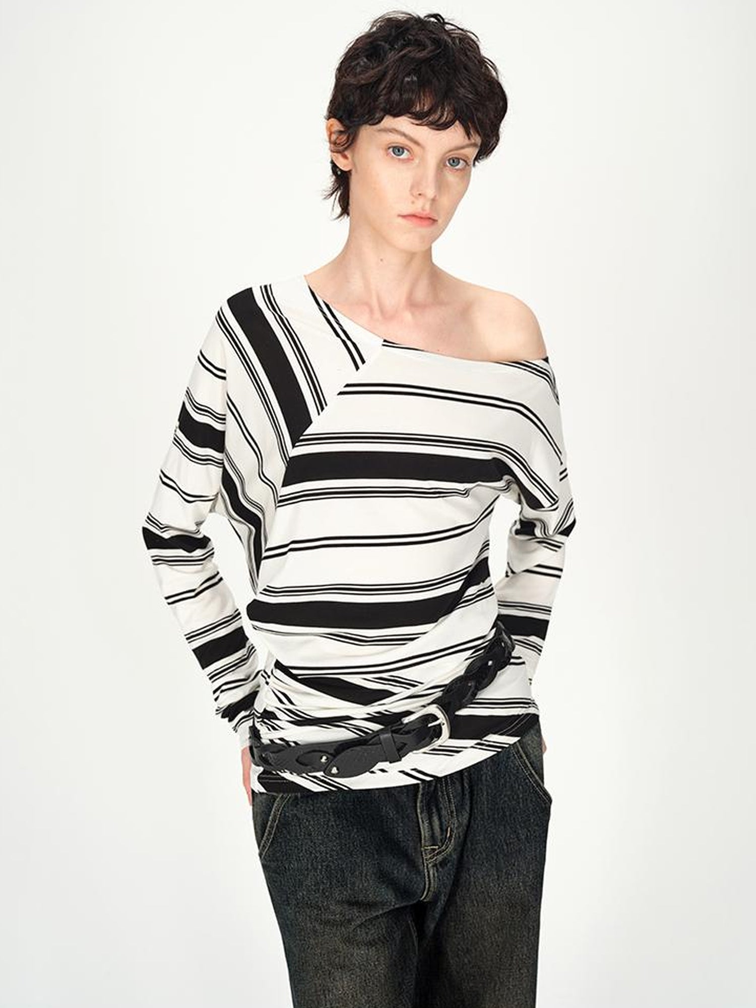 AFTADAWN Asymmetric Cut Lyocell Off Shoulder Top