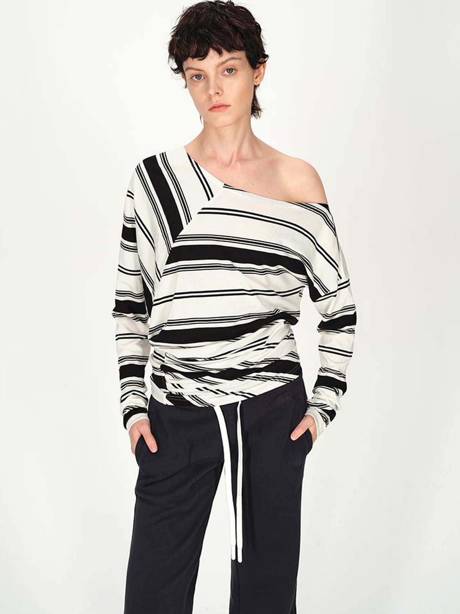 AFTADAWN Asymmetric Cut Lyocell Off Shoulder Top