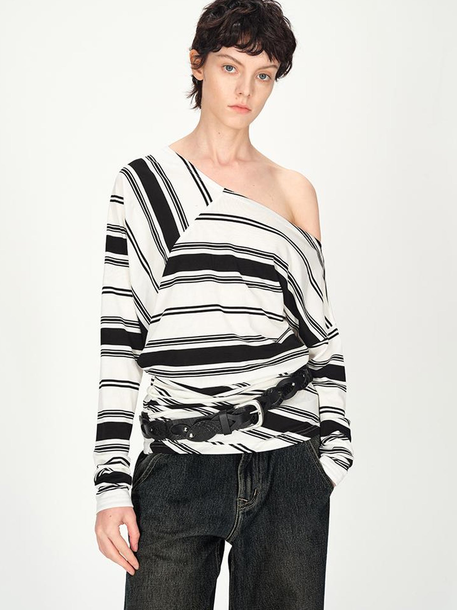 AFTADAWN Asymmetric Cut Lyocell Off Shoulder Top