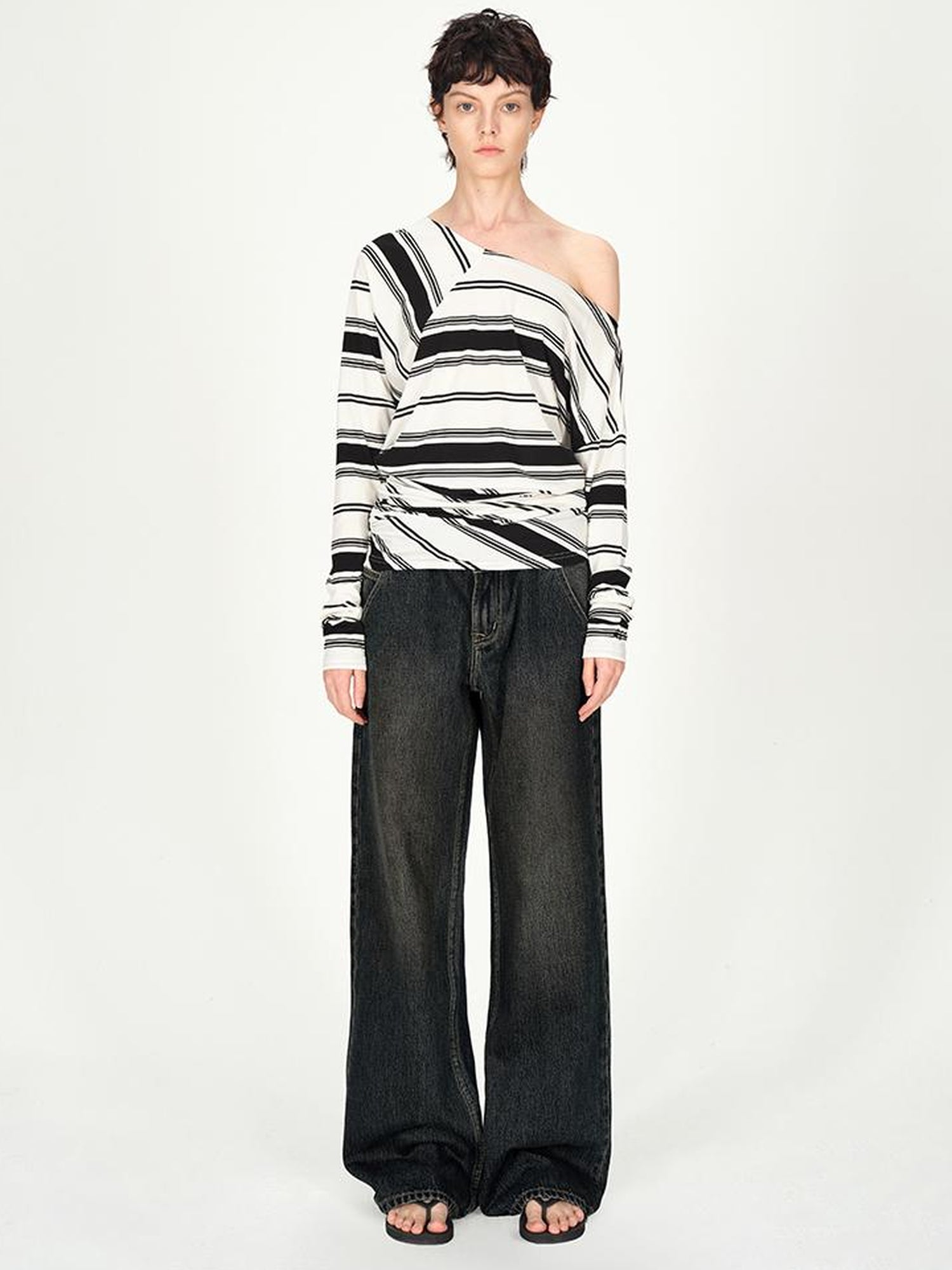 AFTADAWN Asymmetric Cut Lyocell Off Shoulder Top