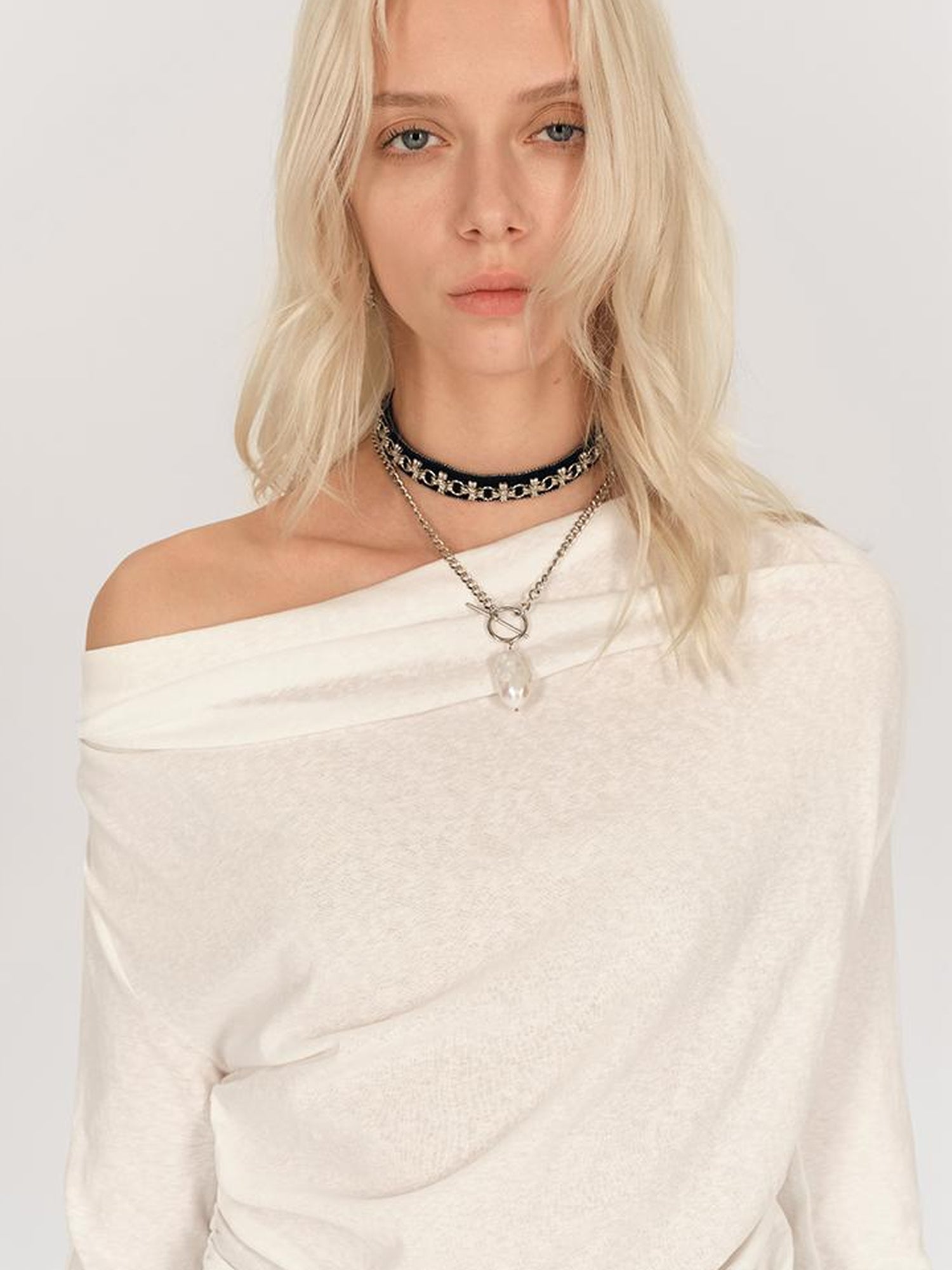 AFTADAWN Asymmetric Draped Back Chain Detail Tunic Top