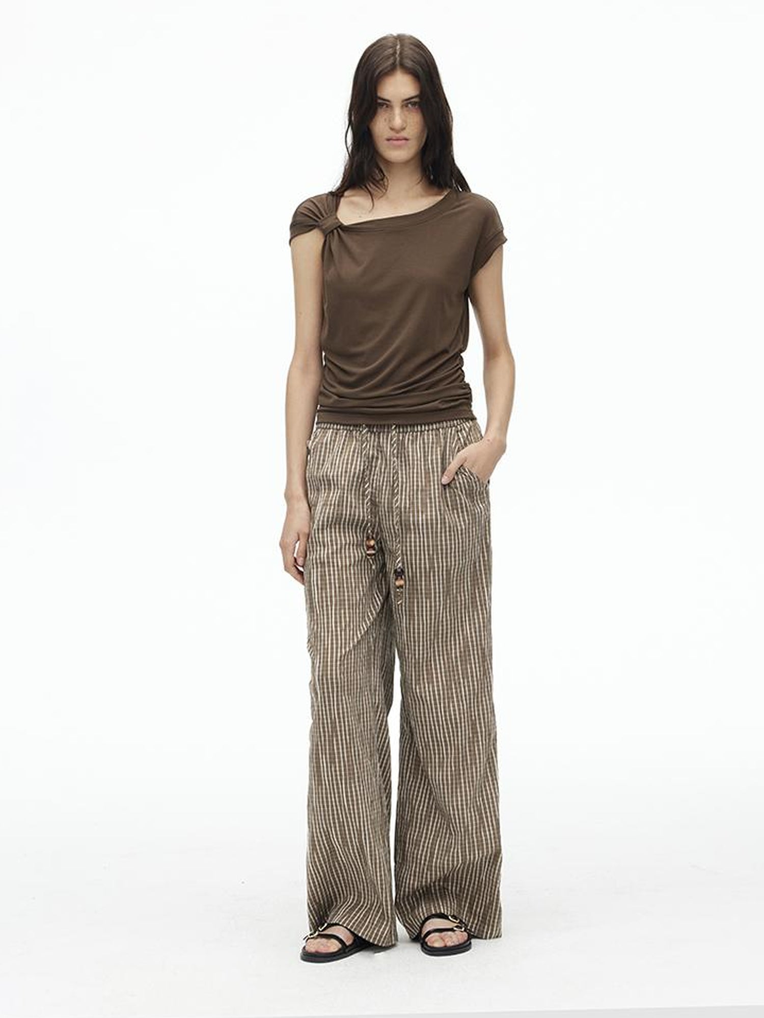 AFTADAWN Asymmetric Knot Shoulder Lyocell Slim Tee