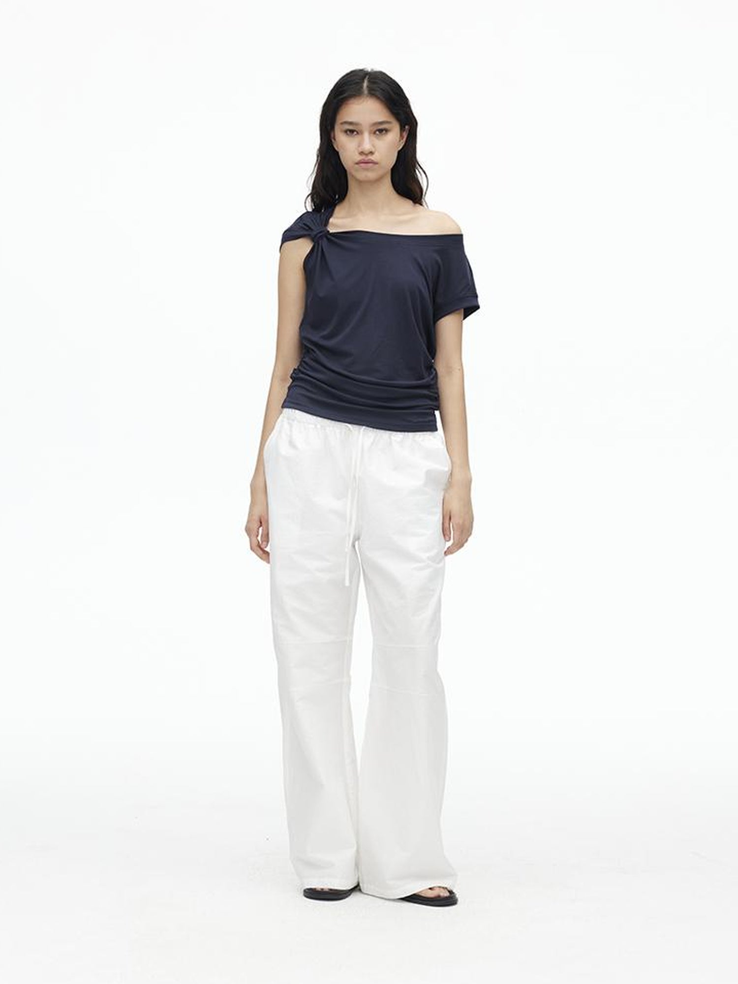 AFTADAWN Asymmetric Knot Shoulder Lyocell Slim Tee