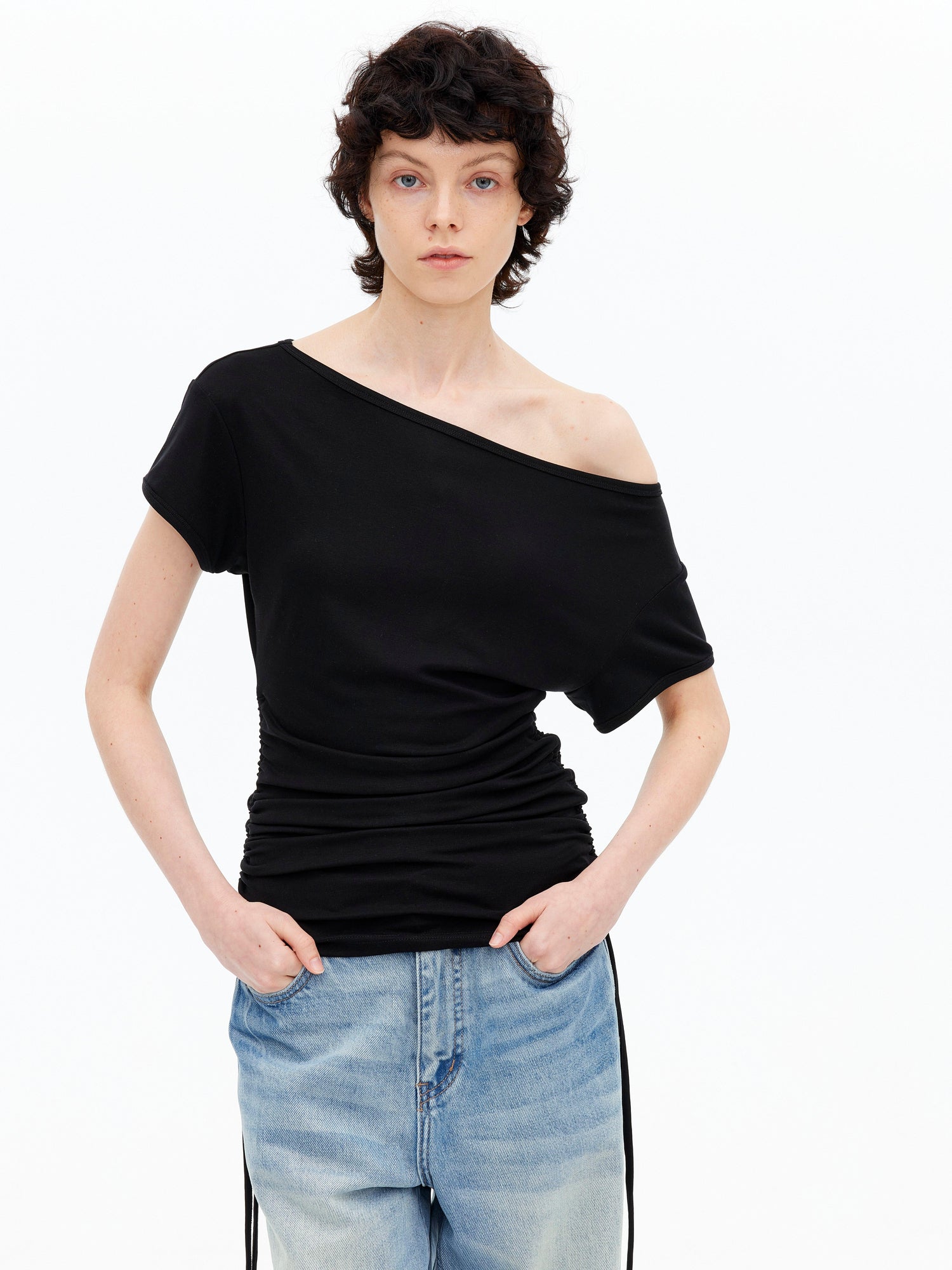 AFTADAWN Asymmetric Shoulder Lyocell Top Black White