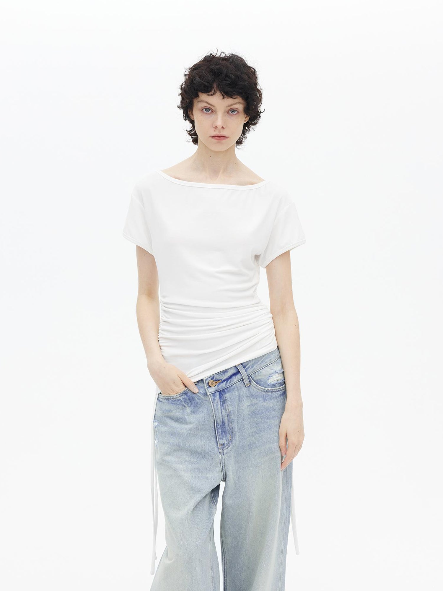 AFTADAWN Asymmetric Shoulder Lyocell Top Black White