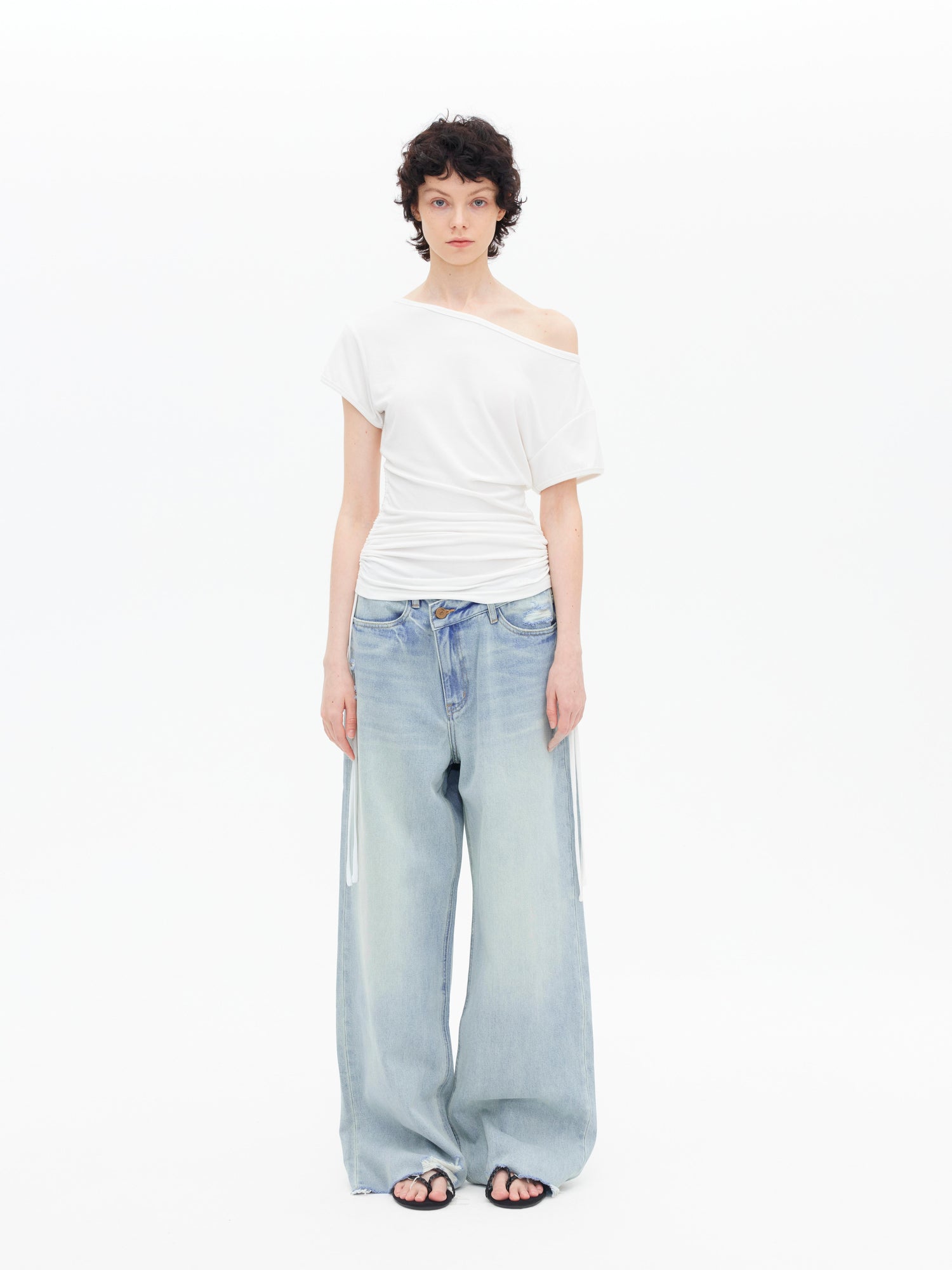 AFTADAWN Asymmetric Shoulder Lyocell Top Black White