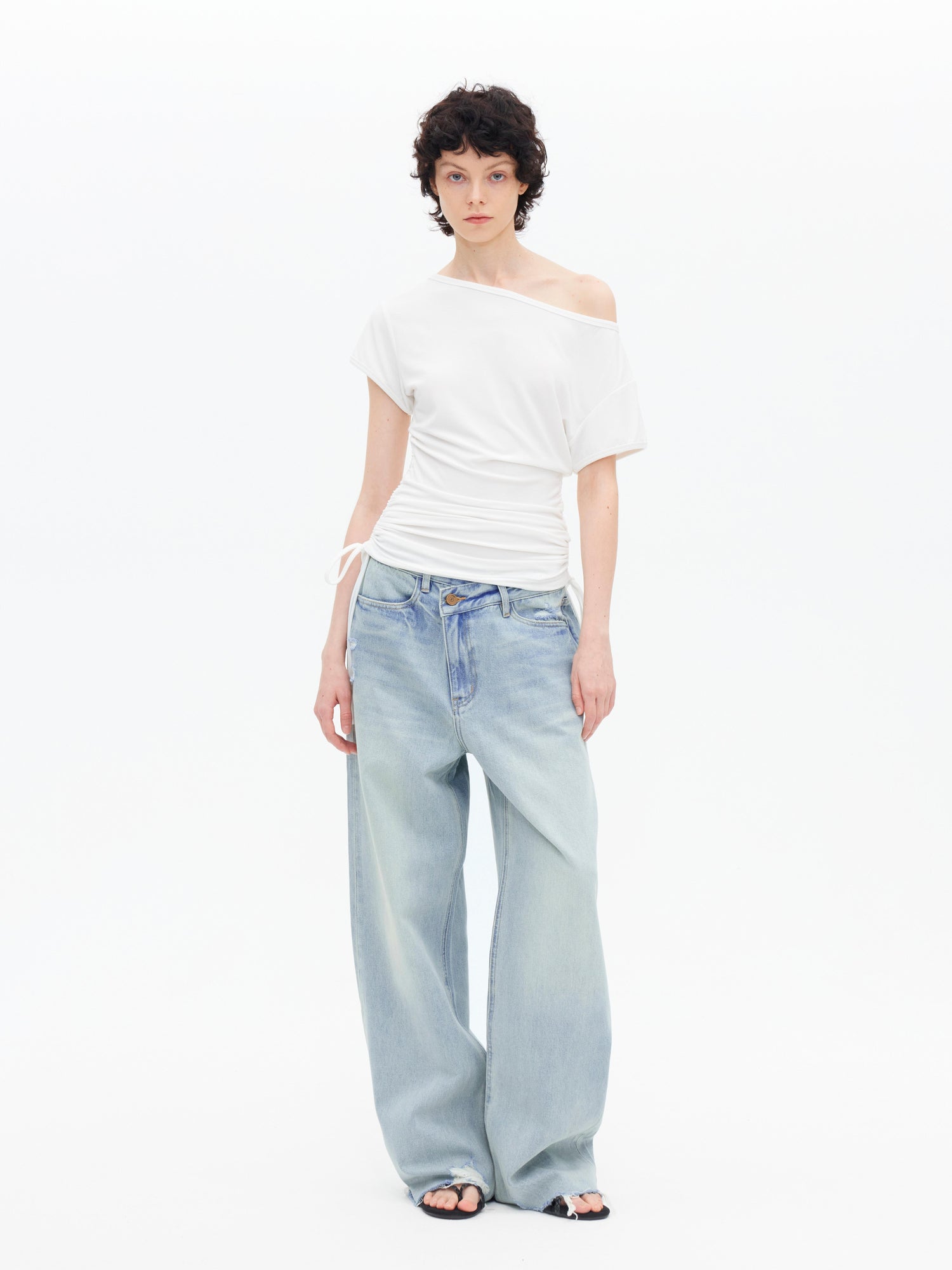 AFTADAWN Asymmetric Shoulder Lyocell Top Black White