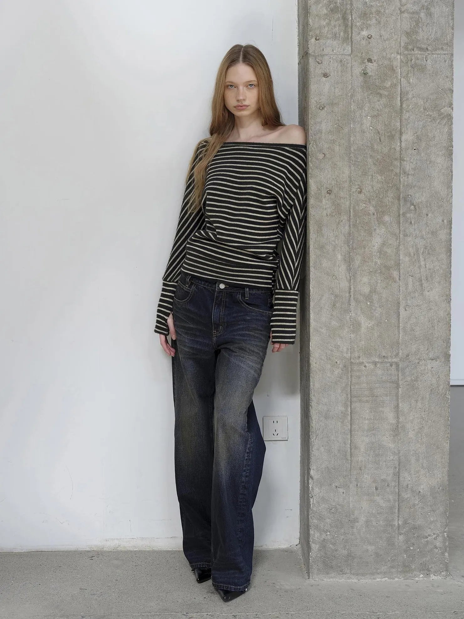 Asymmetric Shoulder Textured Crop Top T-shirt