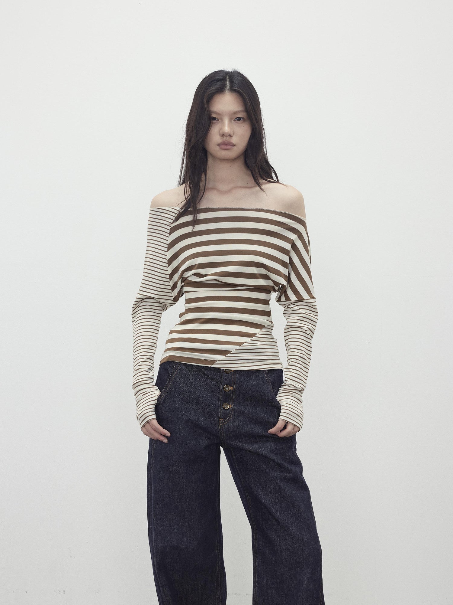 AFTADAWN Asymmetric Stripe Contrast Slash Neck Fitted Top