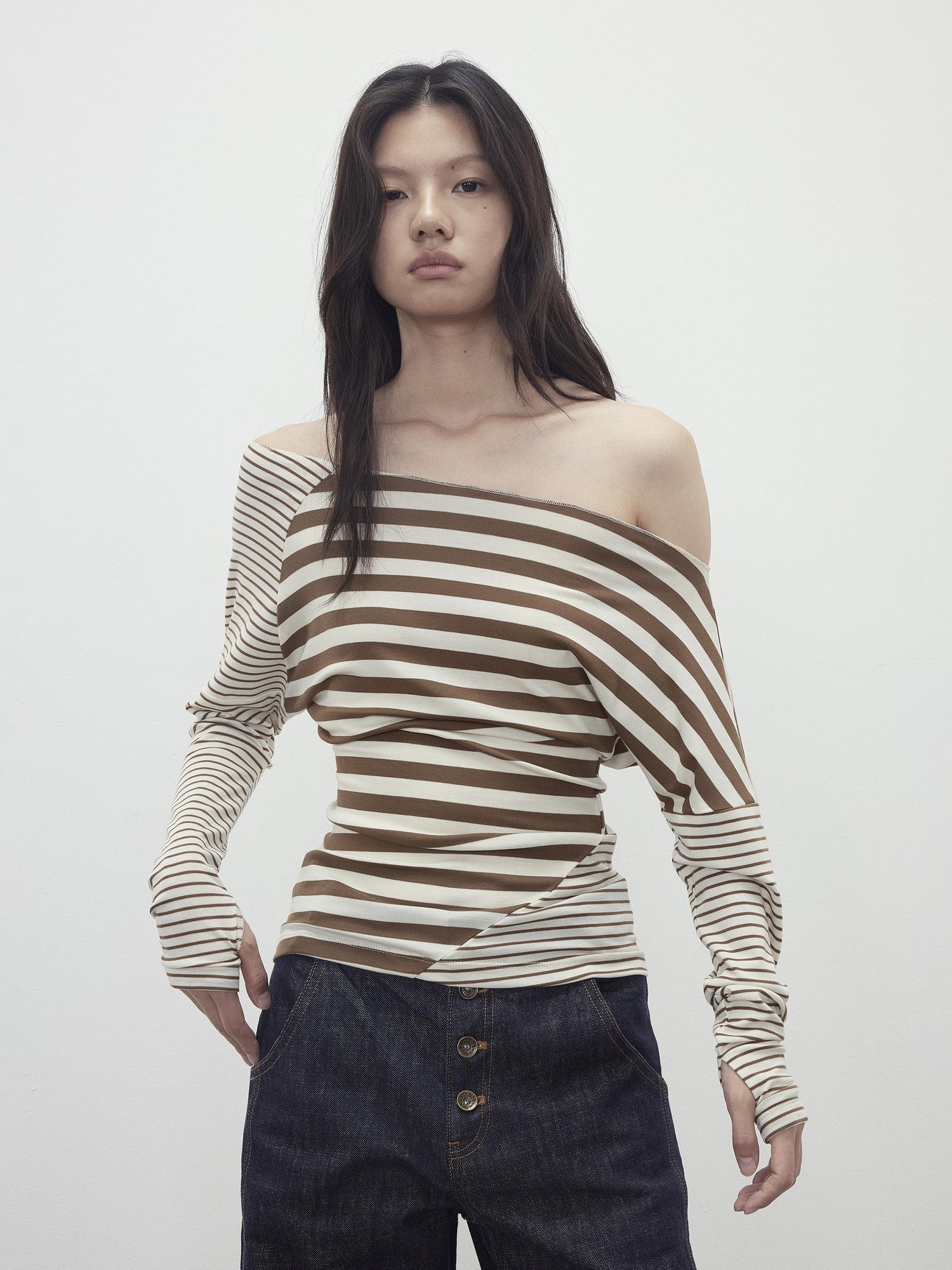 AFTADAWN Asymmetric Stripe Contrast Slash Neck Fitted Top