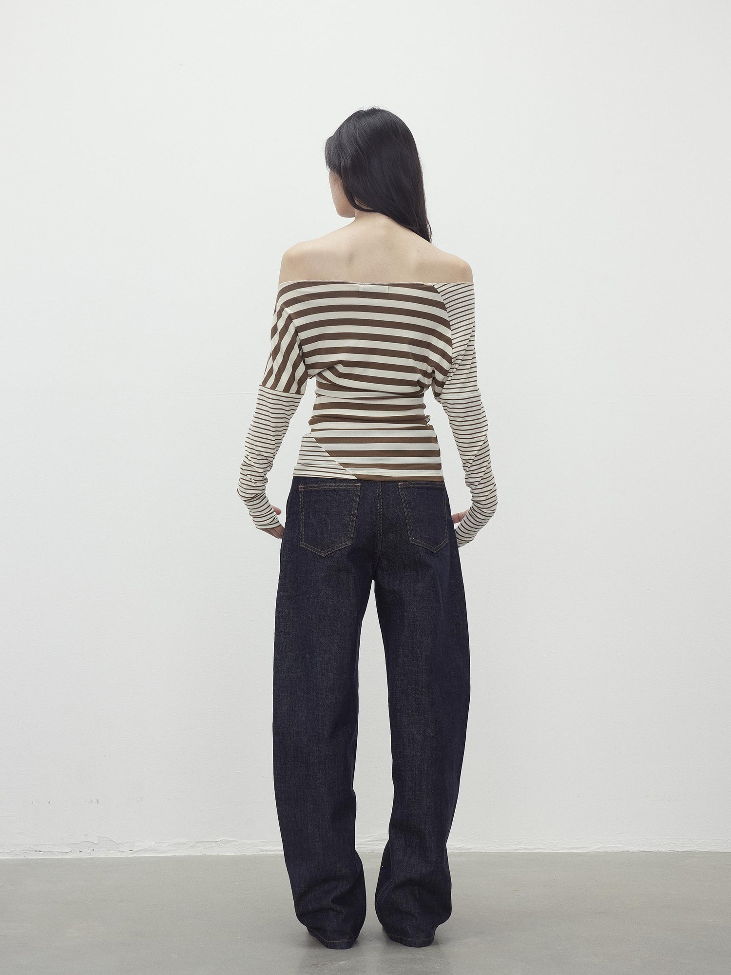 AFTADAWN Asymmetric Stripe Contrast Slash Neck Fitted Top