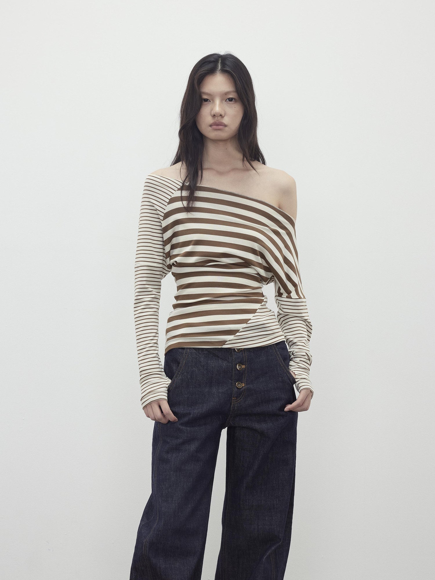 AFTADAWN Asymmetric Stripe Contrast Slash Neck Fitted Top