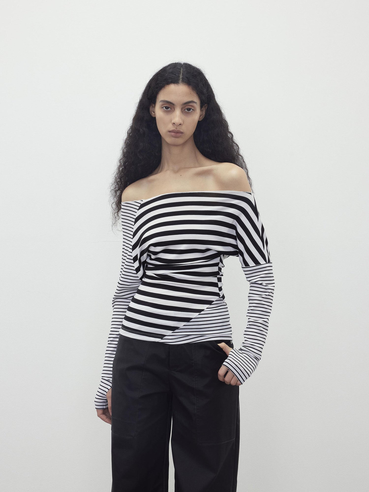 AFTADAWN Asymmetric Stripe Contrast Slash Neck Fitted Top