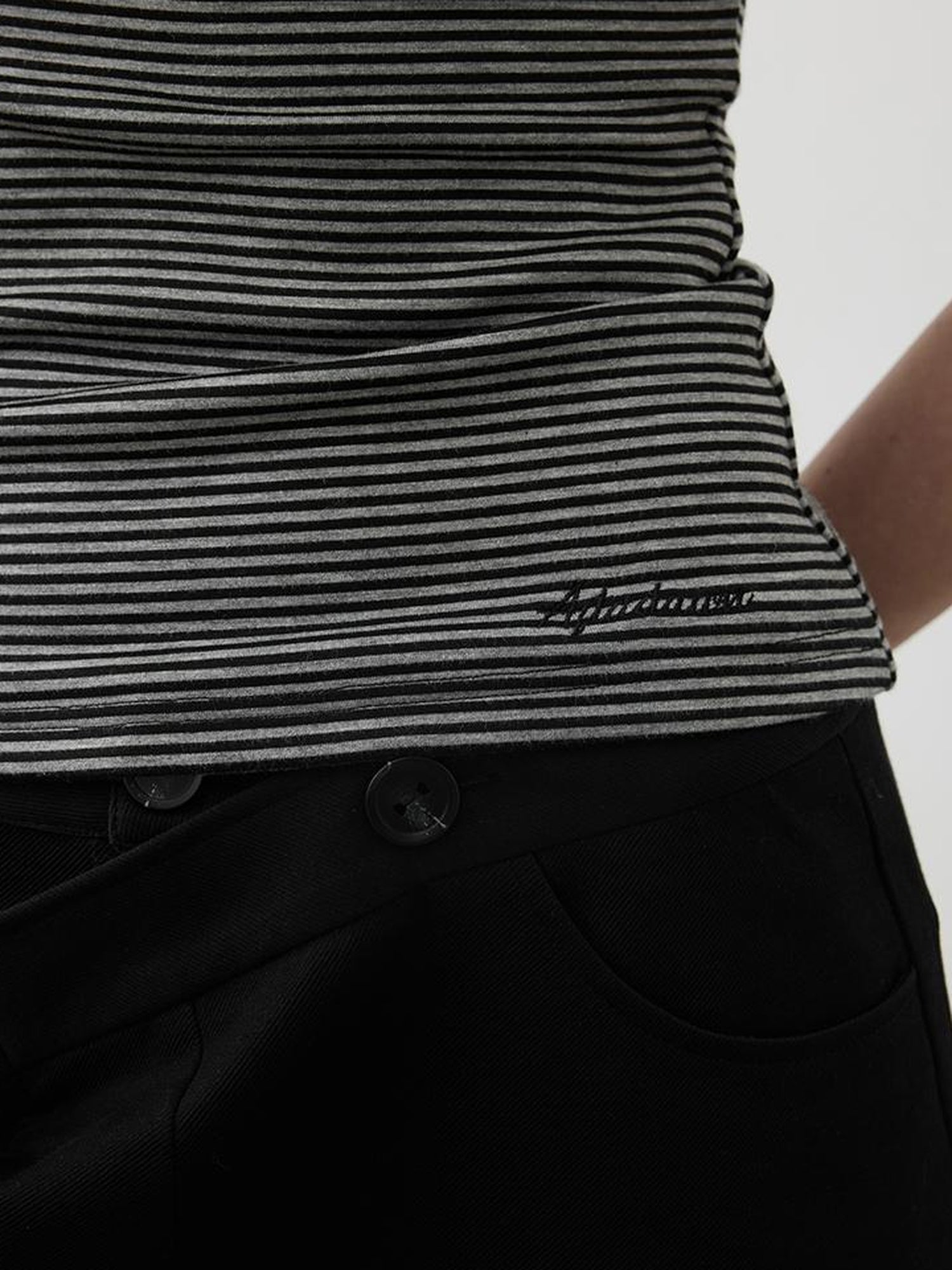 AFTADAWN Asymmetric Striped Slub Shoulder Top