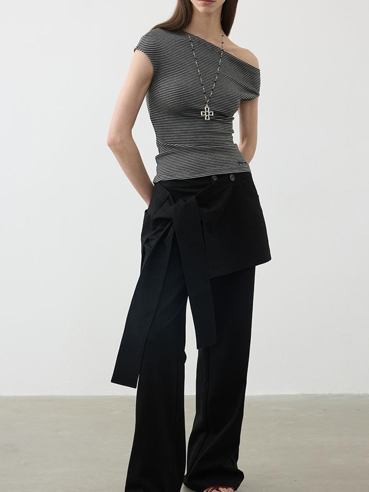 AFTADAWN Asymmetric Striped Slub Shoulder Top