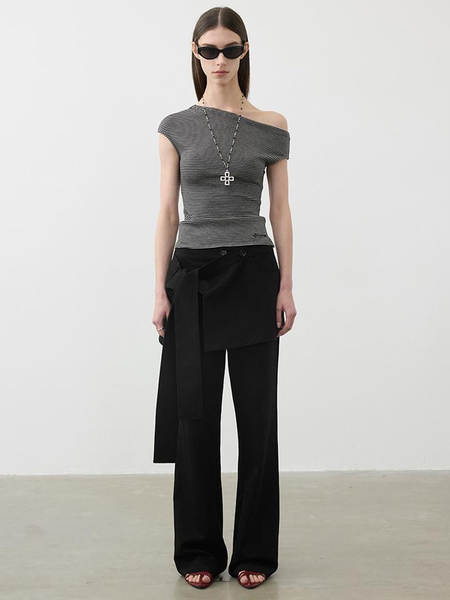 AFTADAWN Asymmetric Striped Slub Shoulder Top