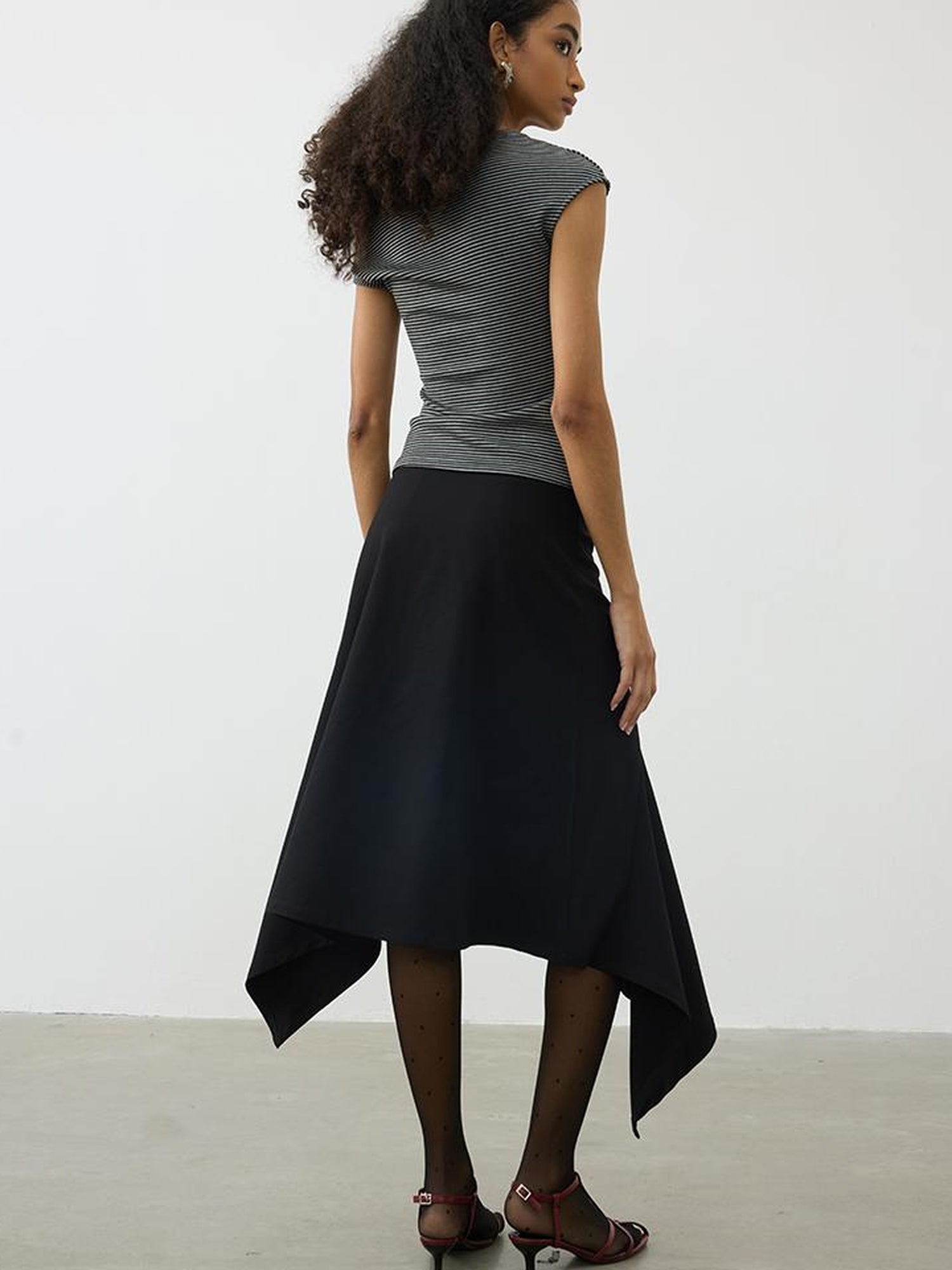 AFTADAWN Asymmetric Striped Slub Shoulder Top