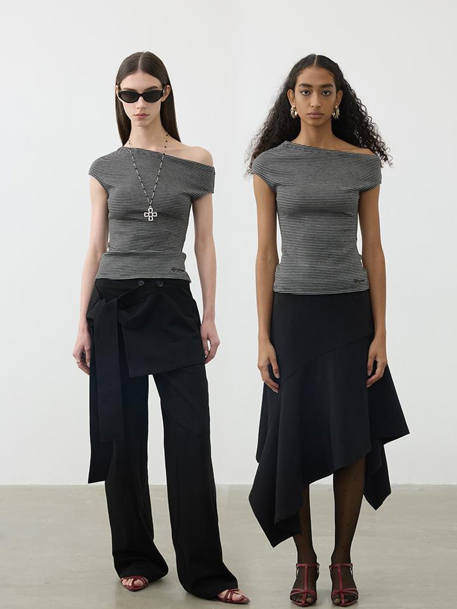 AFTADAWN Asymmetric Striped Slub Shoulder Top