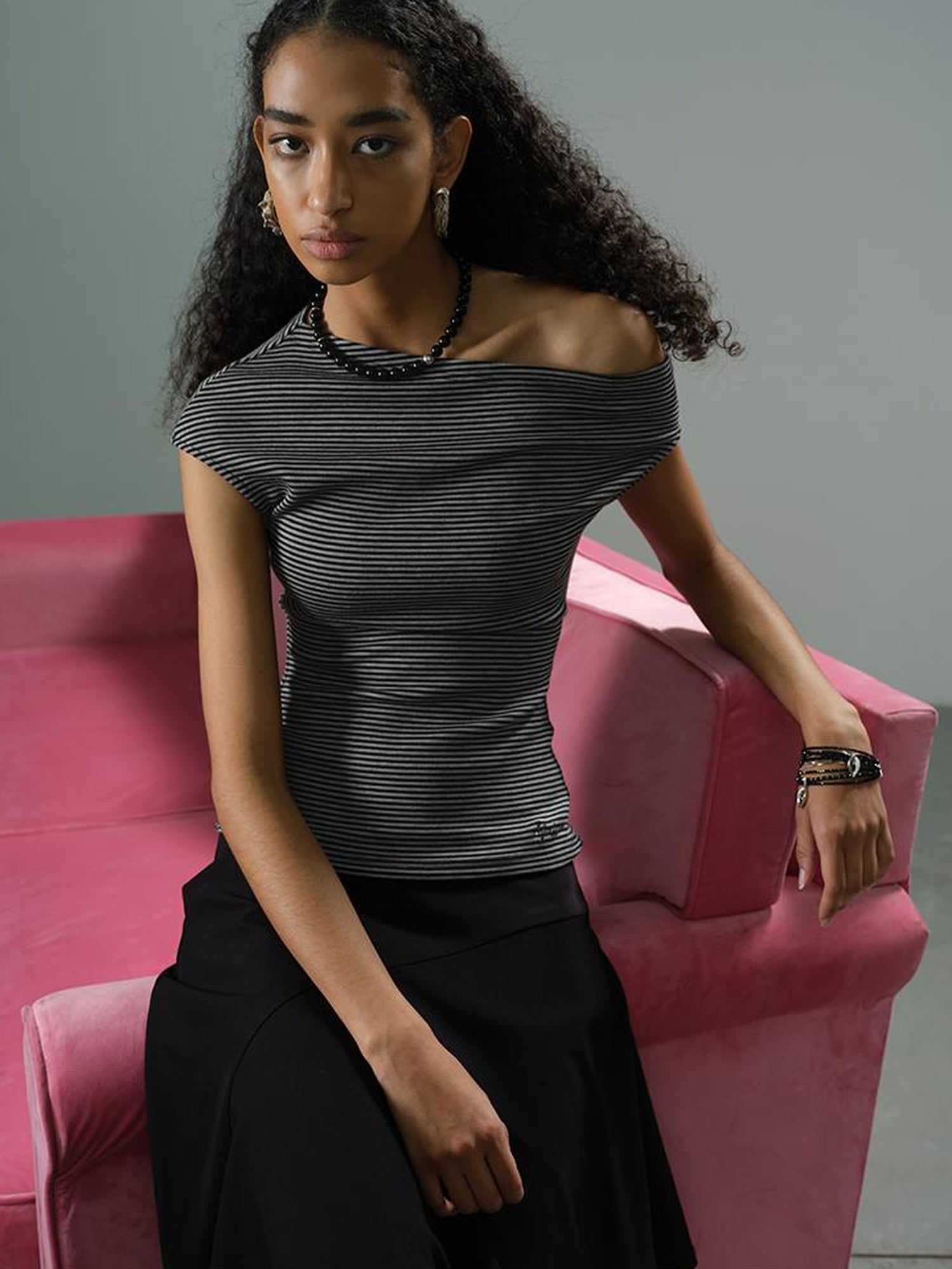 AFTADAWN Asymmetric Striped Slub Shoulder Top