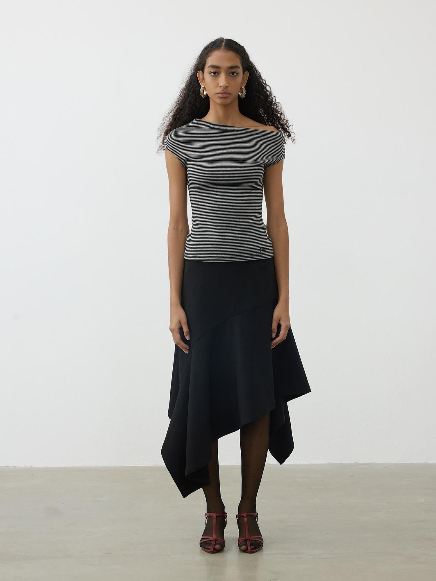 AFTADAWN Asymmetric Striped Slub Shoulder Top