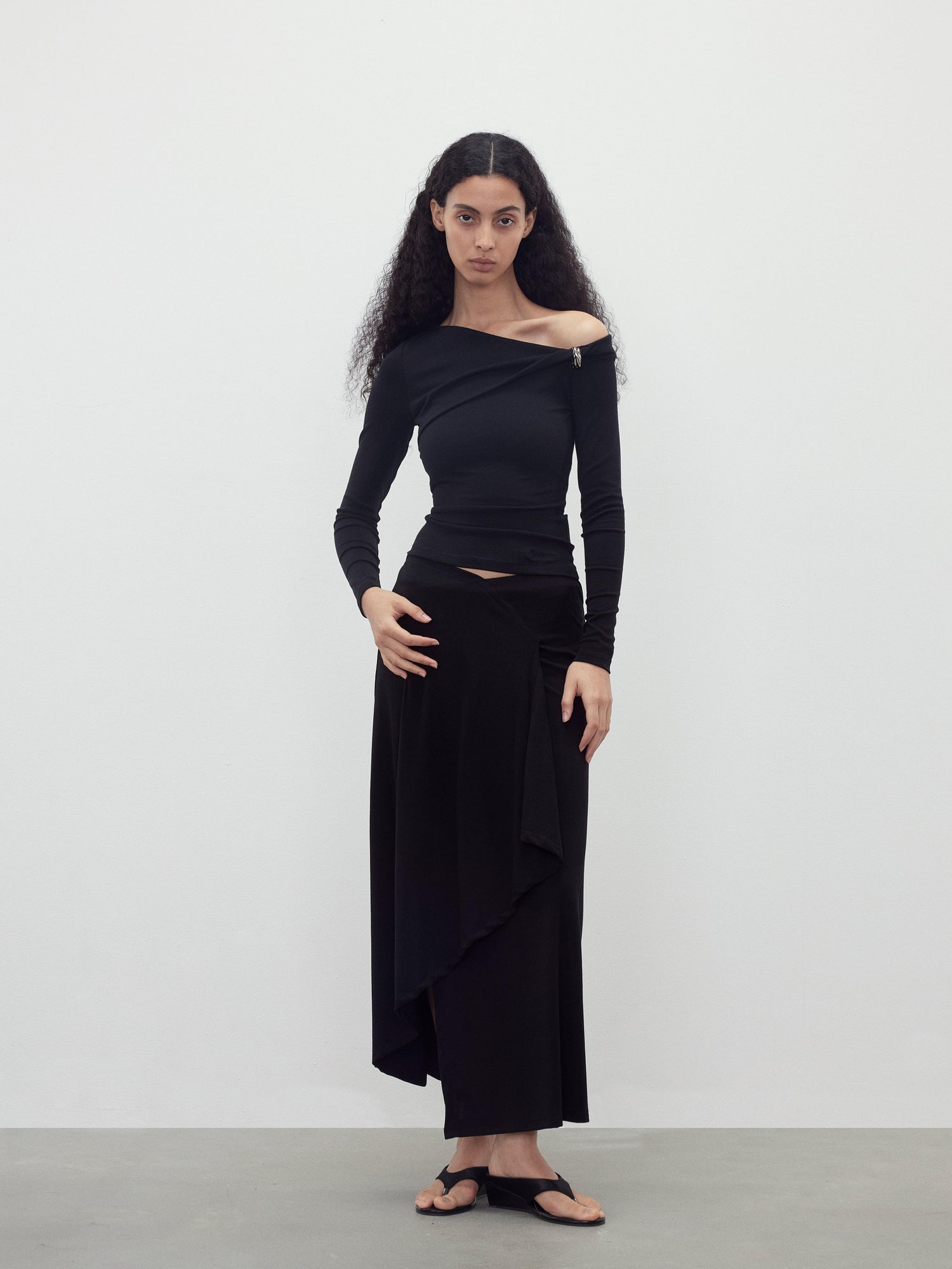 AFTADAWN Asymmetric Twist Shoulder Slim Fit Top