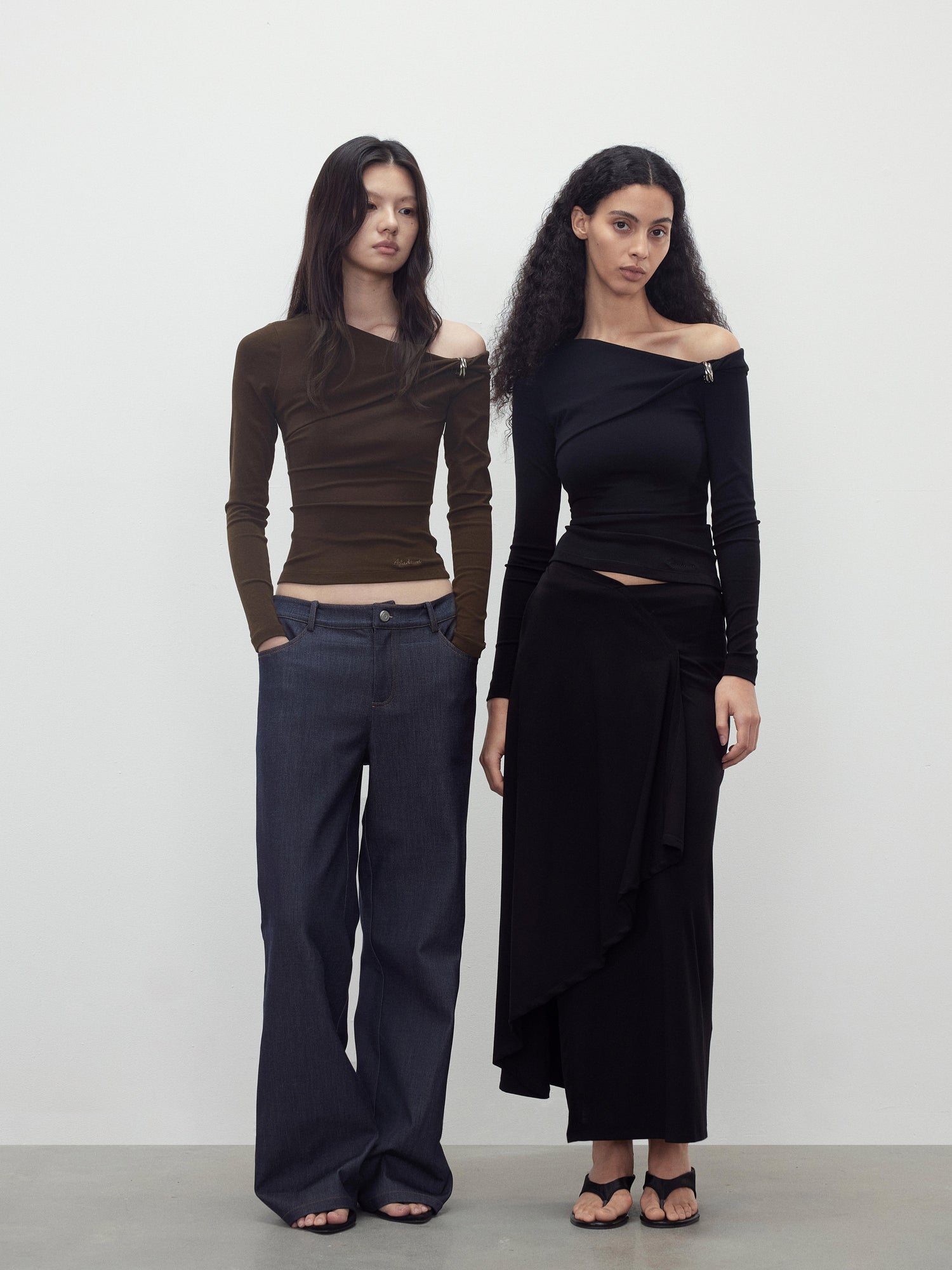 AFTADAWN Asymmetric Twist Shoulder Slim Fit Top