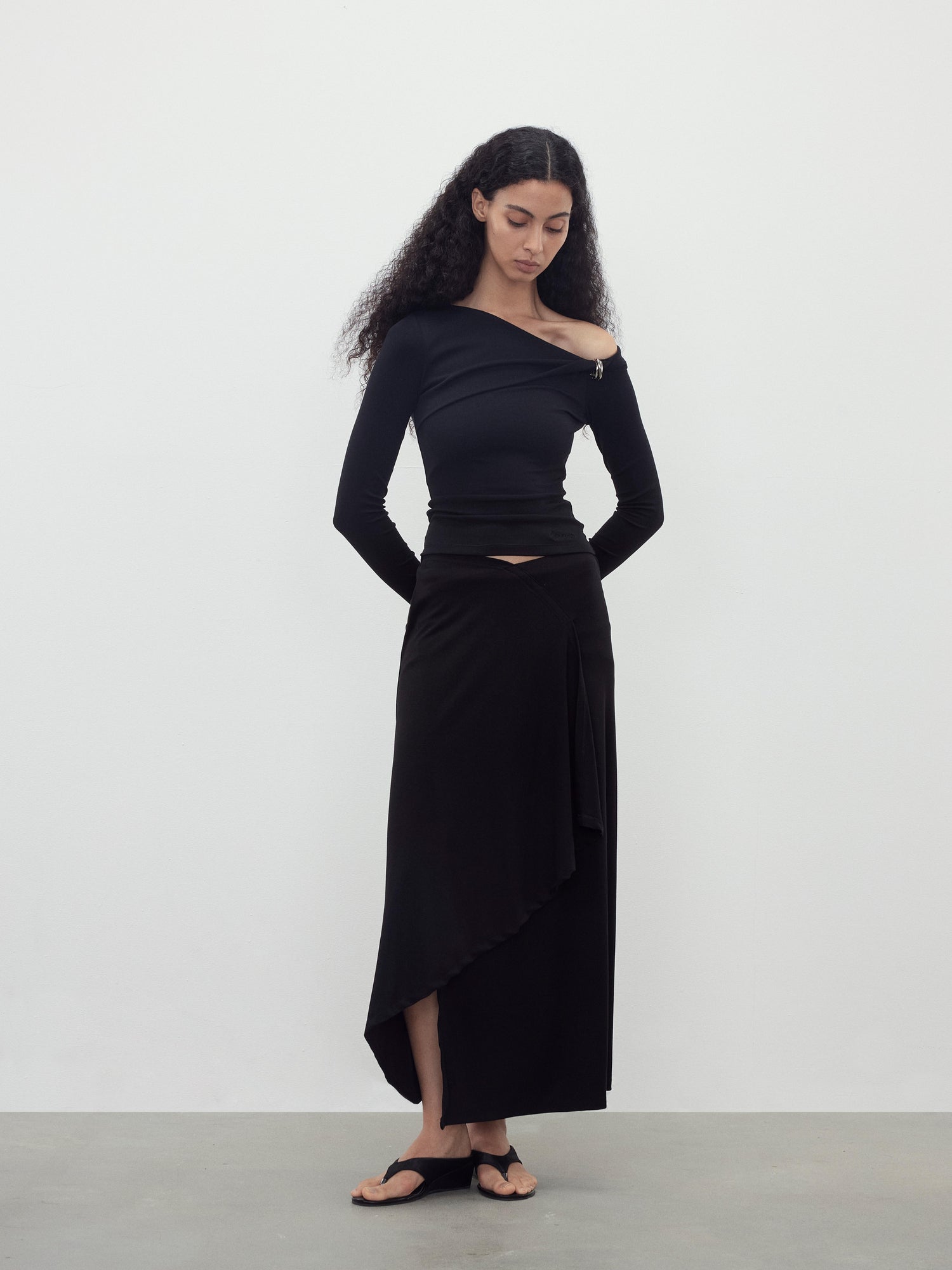 AFTADAWN Asymmetric Twist Shoulder Slim Fit Top