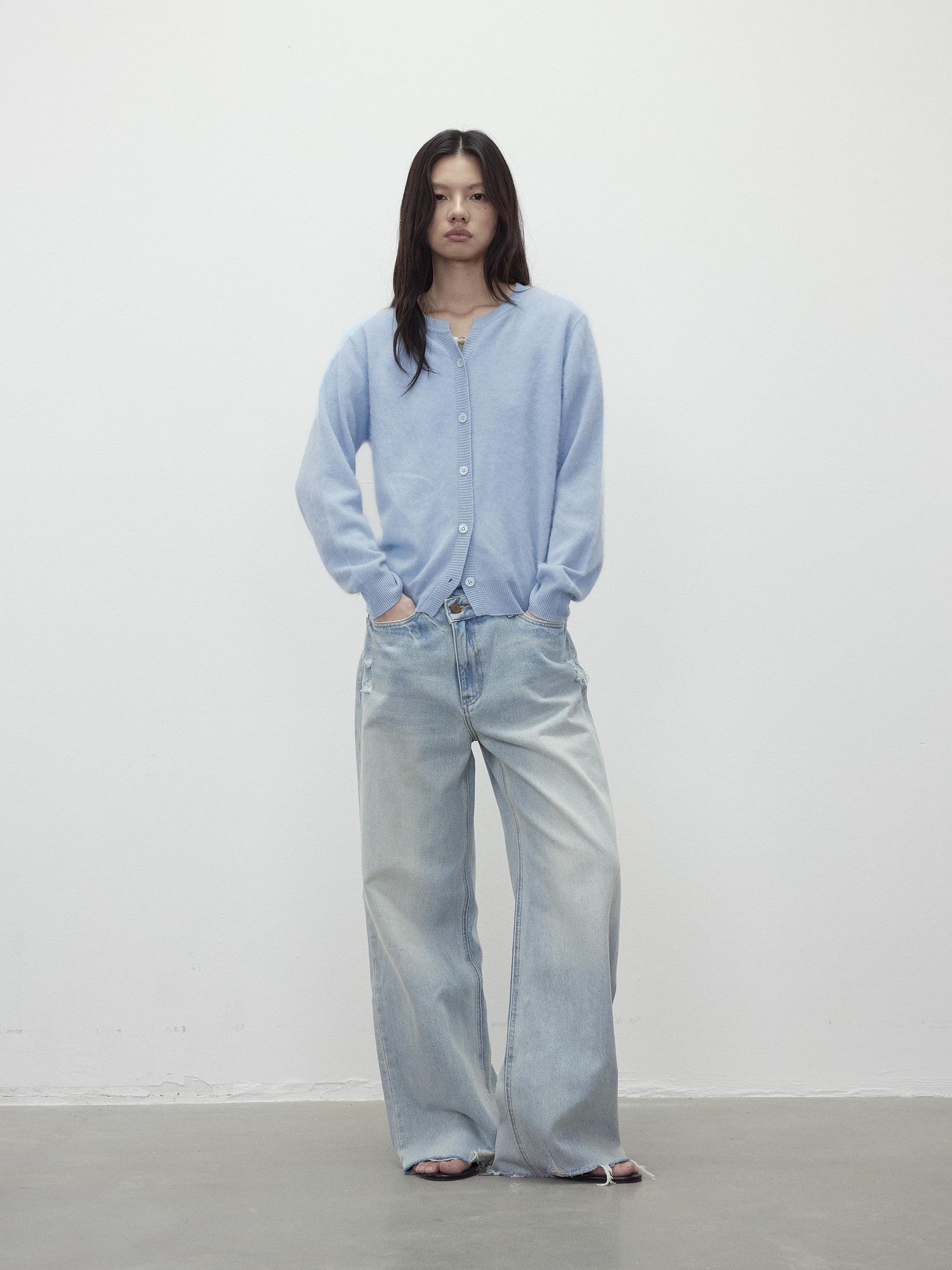 AFTADAWN Cloud Soft V-neck Single Row Buttons Relaxed Women&