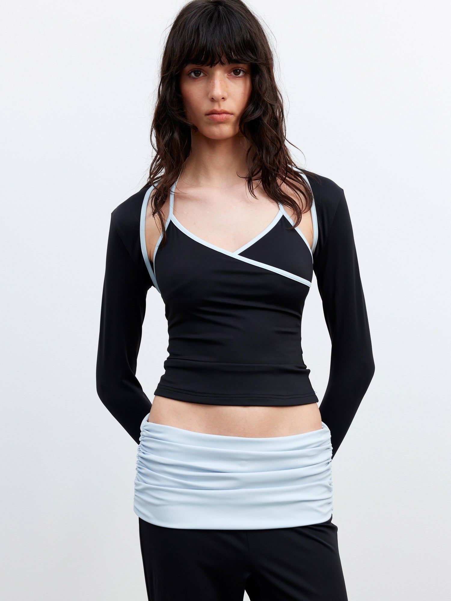 AFTADAWN Contrast Trim V-neck Breathable Stretch Micro Flare Women&