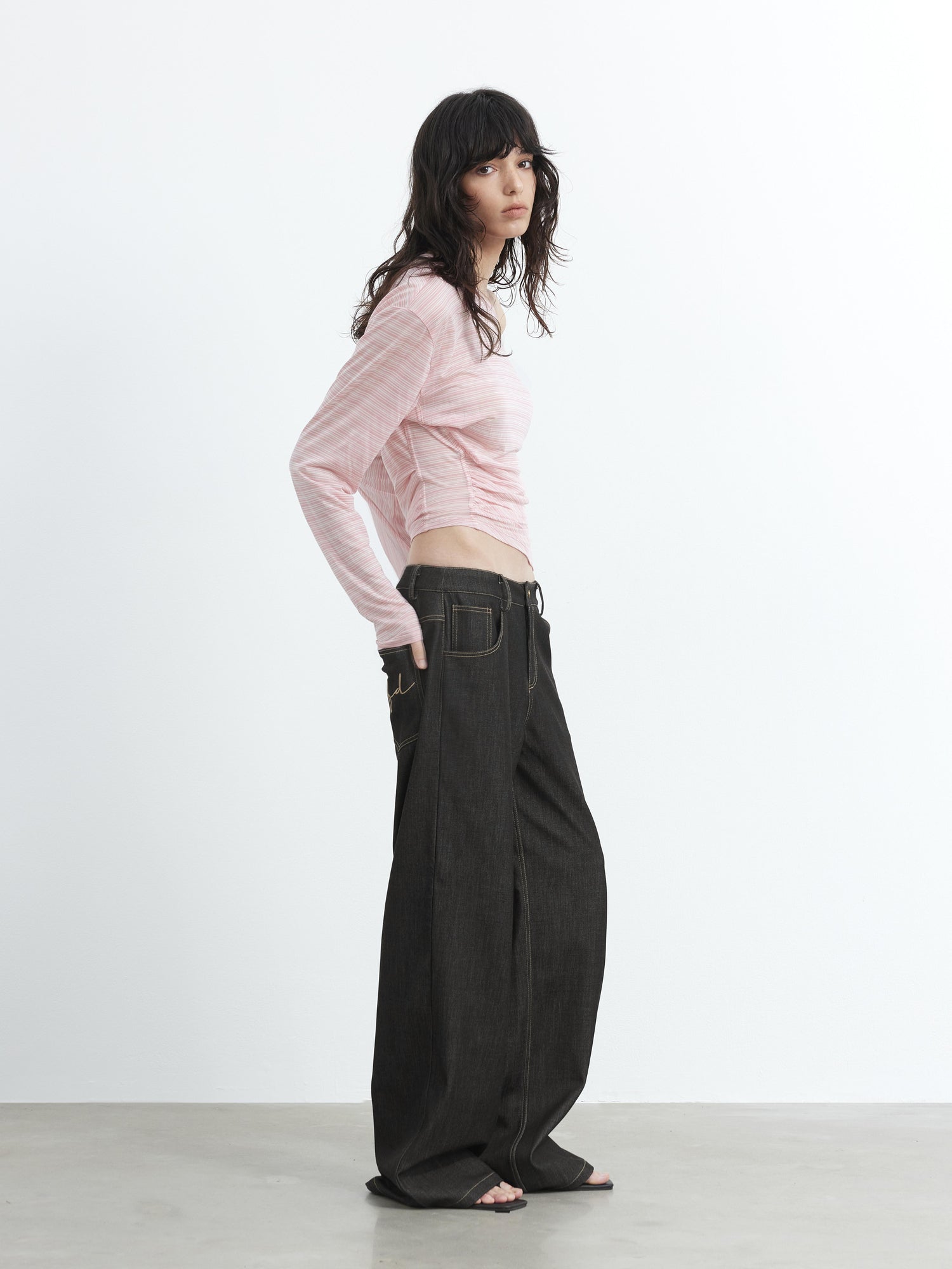 AFTADAWN Cool Sense Asymmetrical Pleated Stripe V-neck T-shirt Long Sleeve