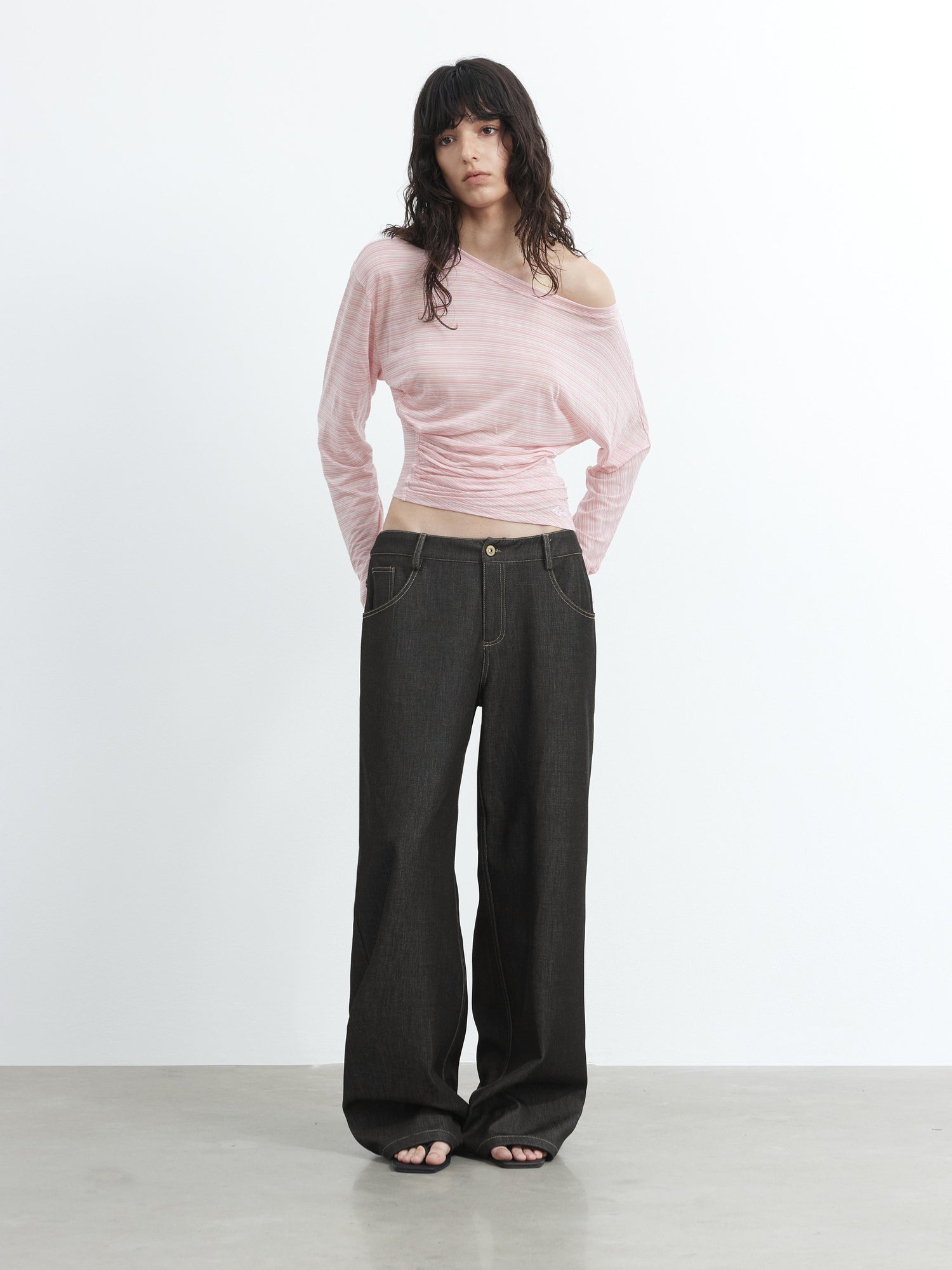 AFTADAWN Cool Sense Asymmetrical Pleated Stripe V-neck T-shirt Long Sleeve