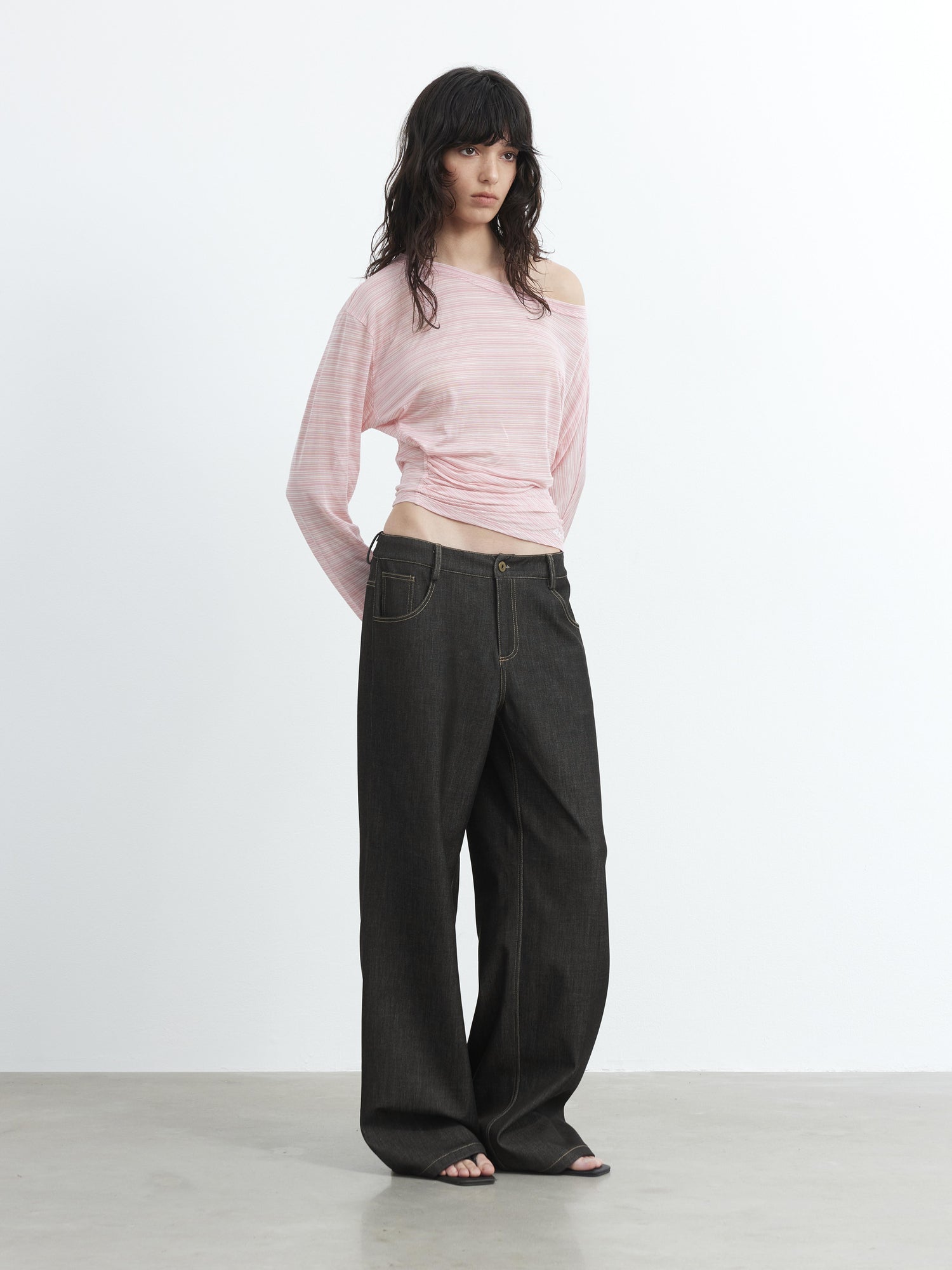 AFTADAWN Cool Sense Asymmetrical Pleated Stripe V-neck T-shirt Long Sleeve