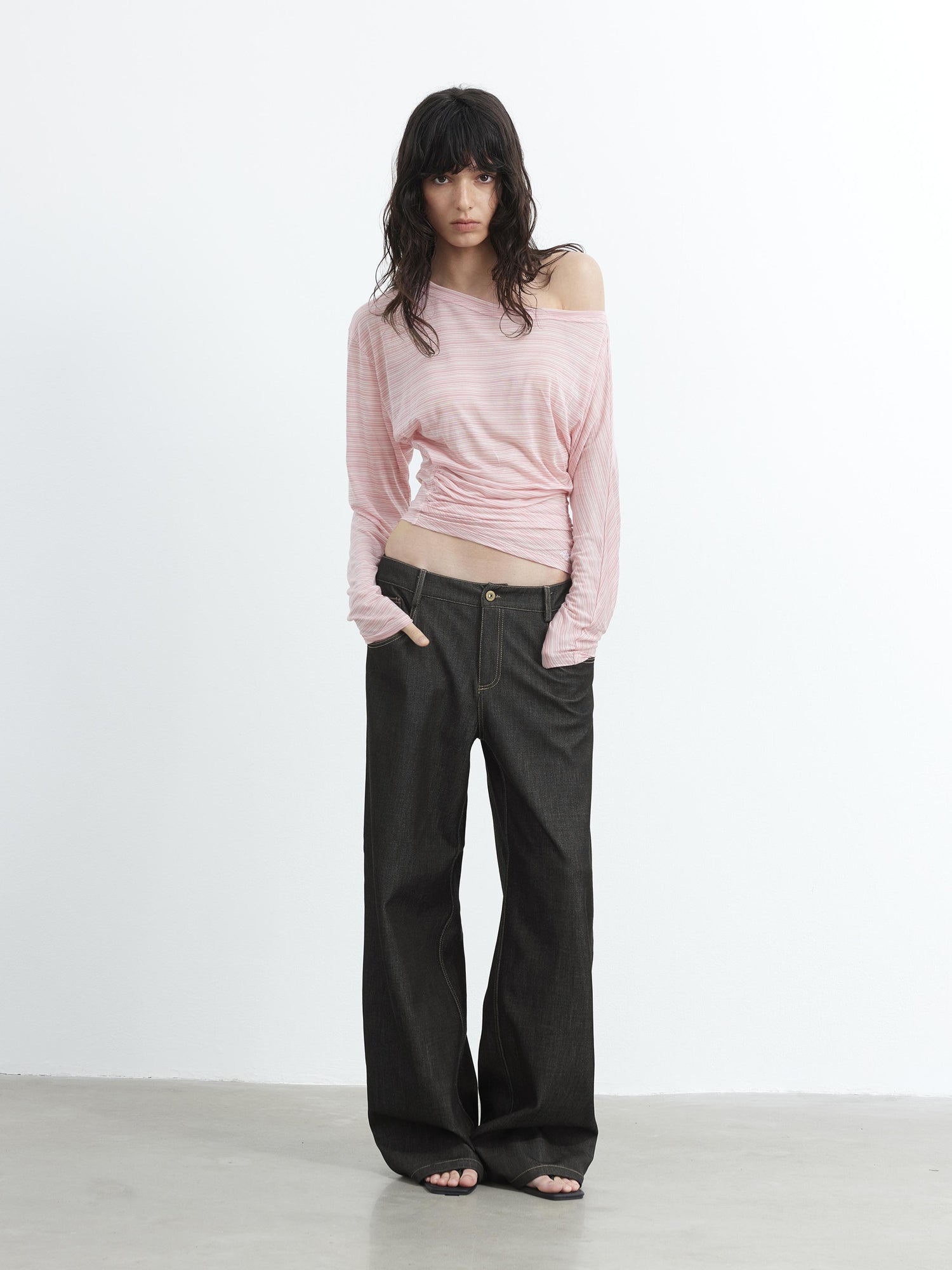 AFTADAWN Cool Sense Asymmetrical Pleated Stripe V-neck T-shirt Long Sleeve