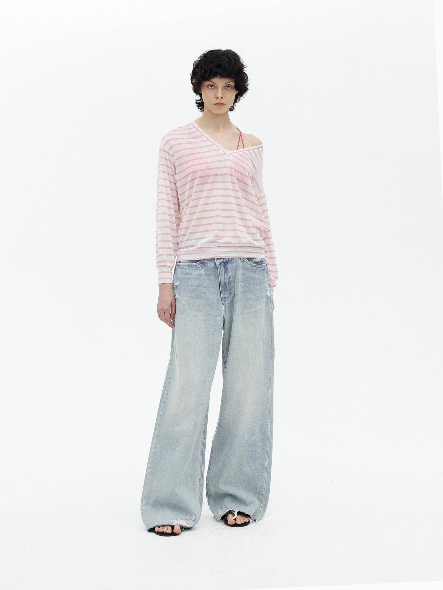 AFTADAWN Light Wash Ripped Low Rise Slanted Fly Women&