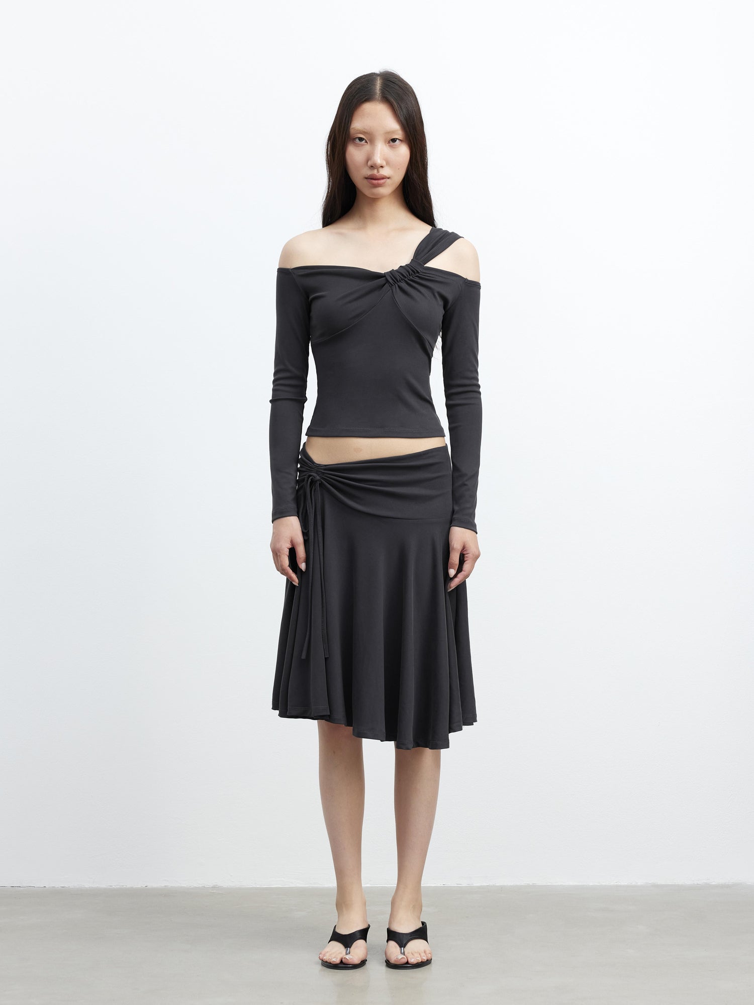 AFTADAWN Modal Asymmetric Knot Top & Pleated Skirt Set
V-Neck T-Shirt
Long-Sleeve Top
Knot Front Top
Asymmetric Hem Top
Pleated Midi Skirt
Wrap Skirt Set
Two-Piece Set
Casual Outfit
Women&