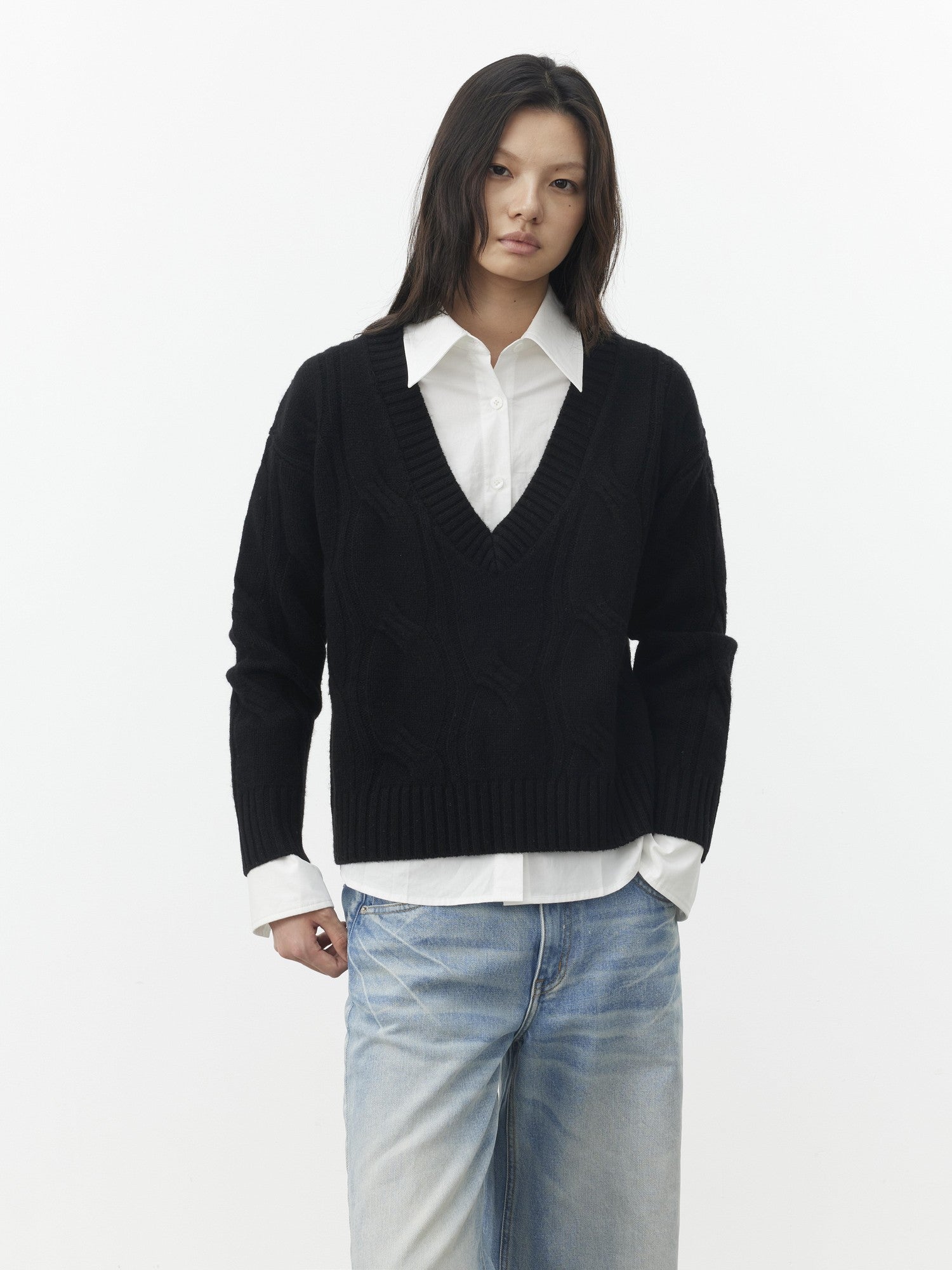 AFTADAWN Relaxed Thick Cable Knit V-neck Women&