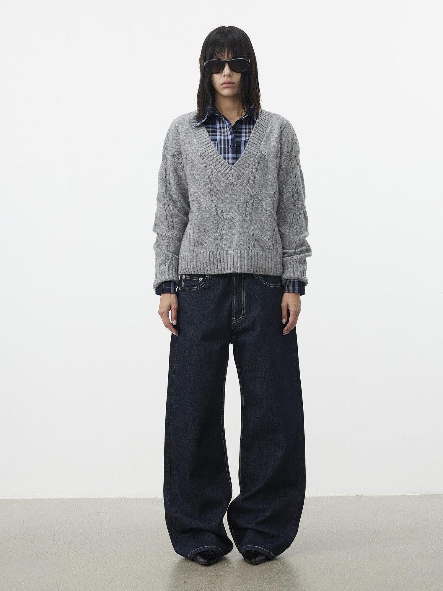 AFTADAWN Relaxed Thick Cable Knit V-neck Women&