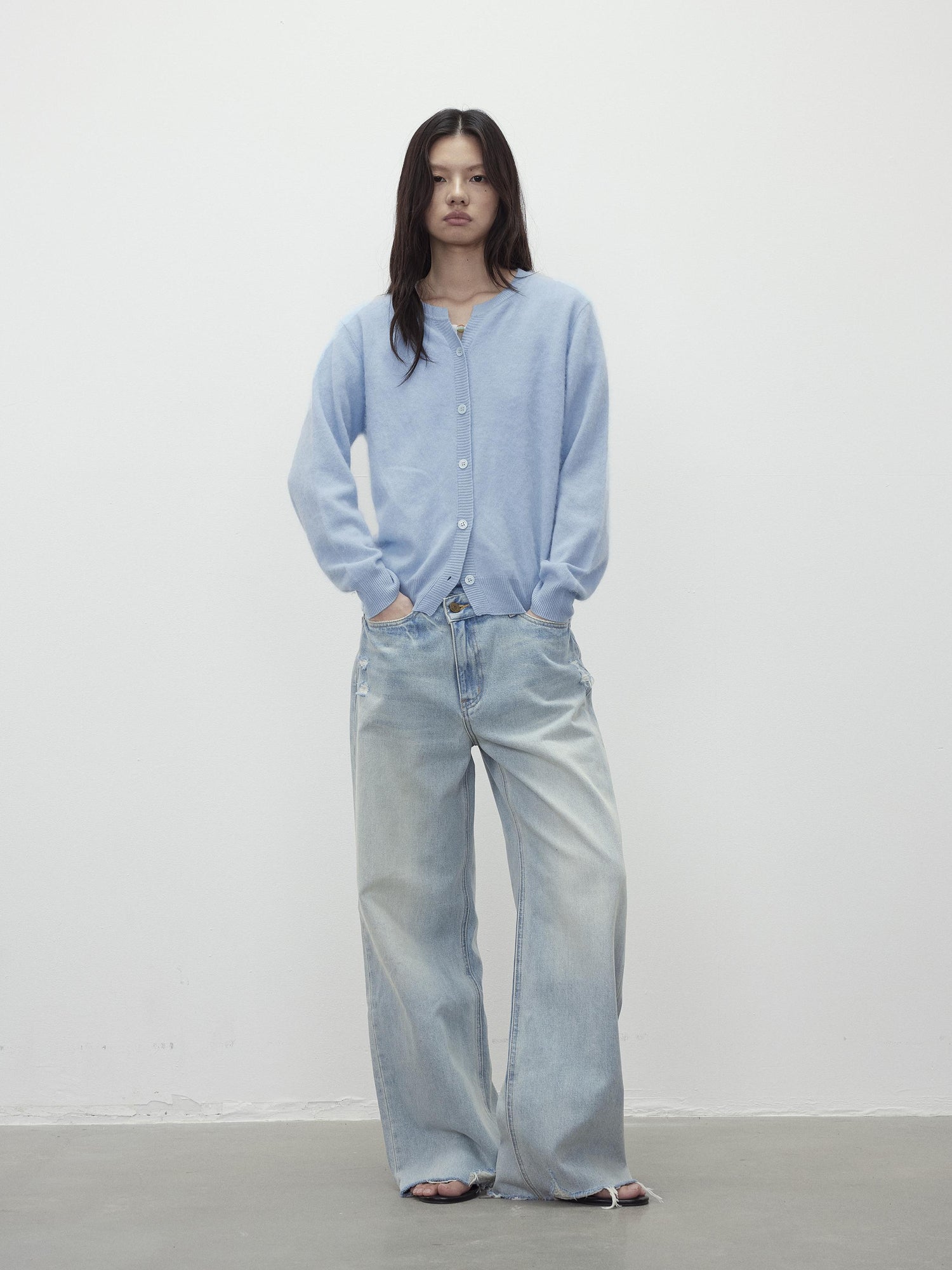 AFTADAWN Soft V-Neck Wool Cashmere Sweater