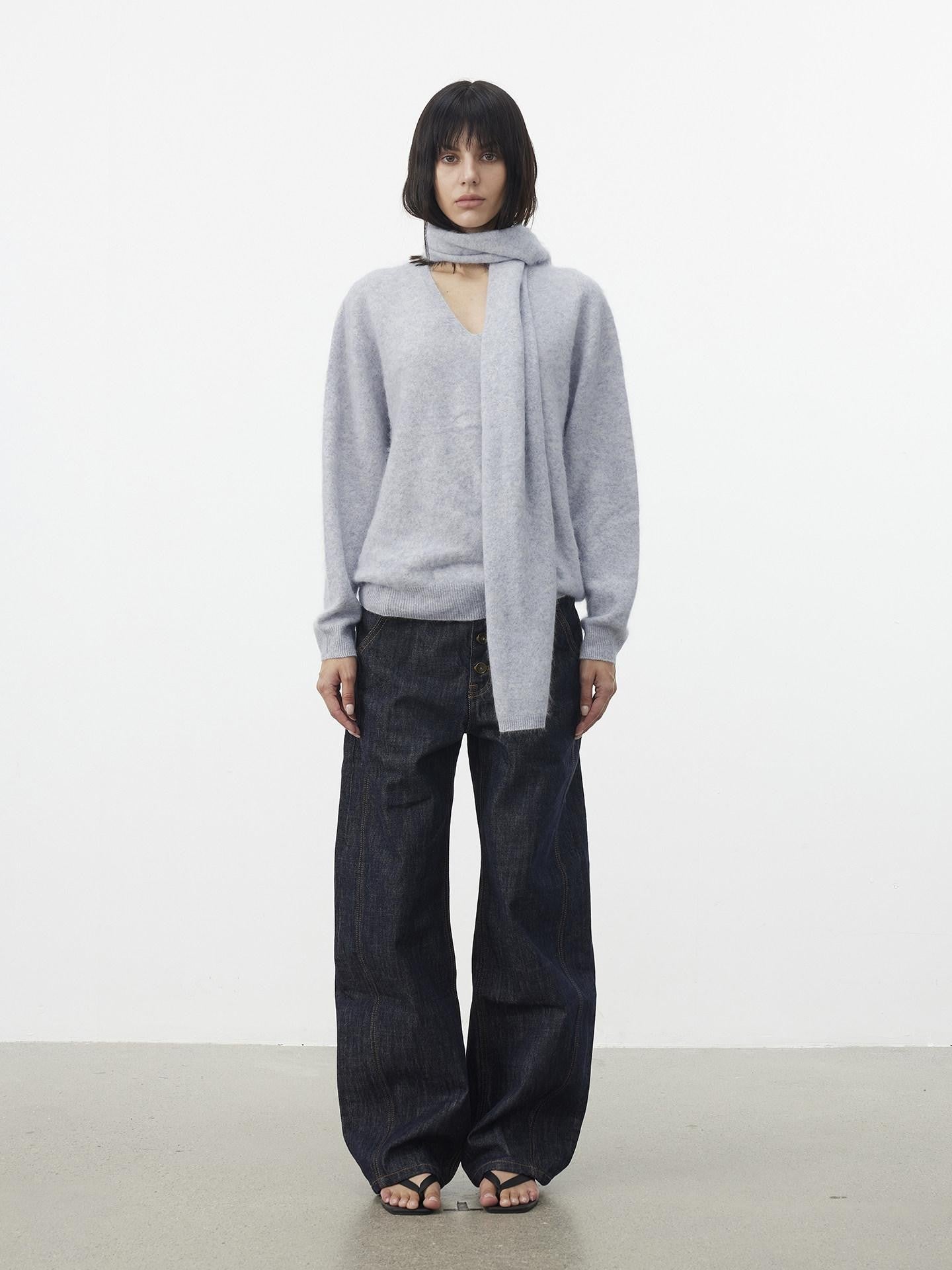 AFTADAWN Soft V-neck Knit Loose Fit Women&