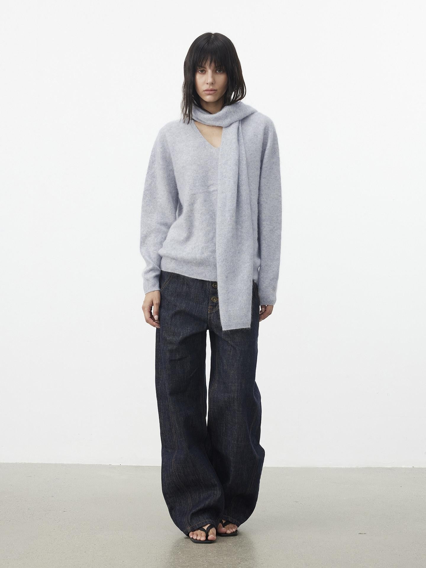 AFTADAWN Soft V-neck Knit Loose Fit Women&