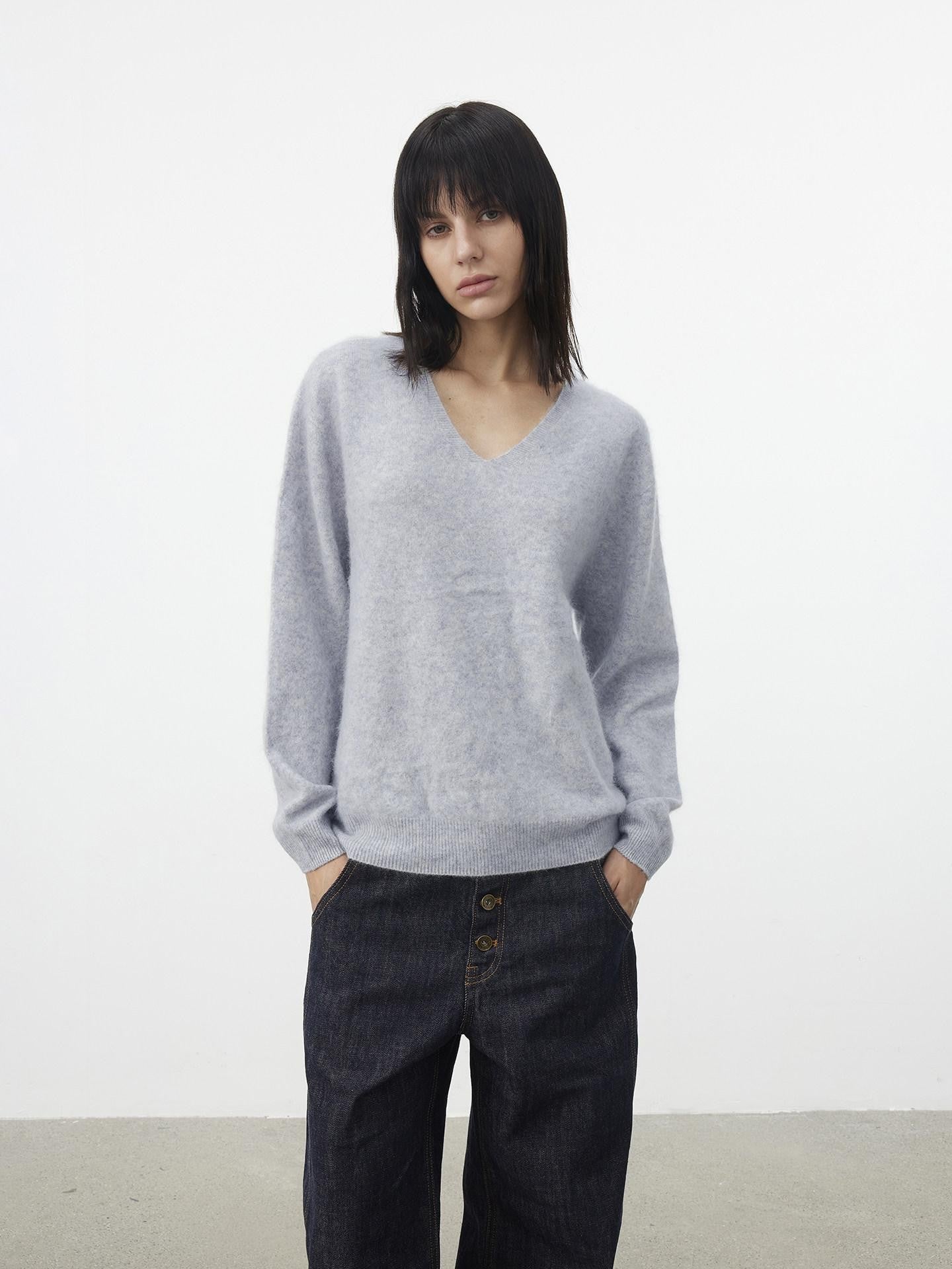 AFTADAWN Soft V-neck Knit Loose Fit Women&