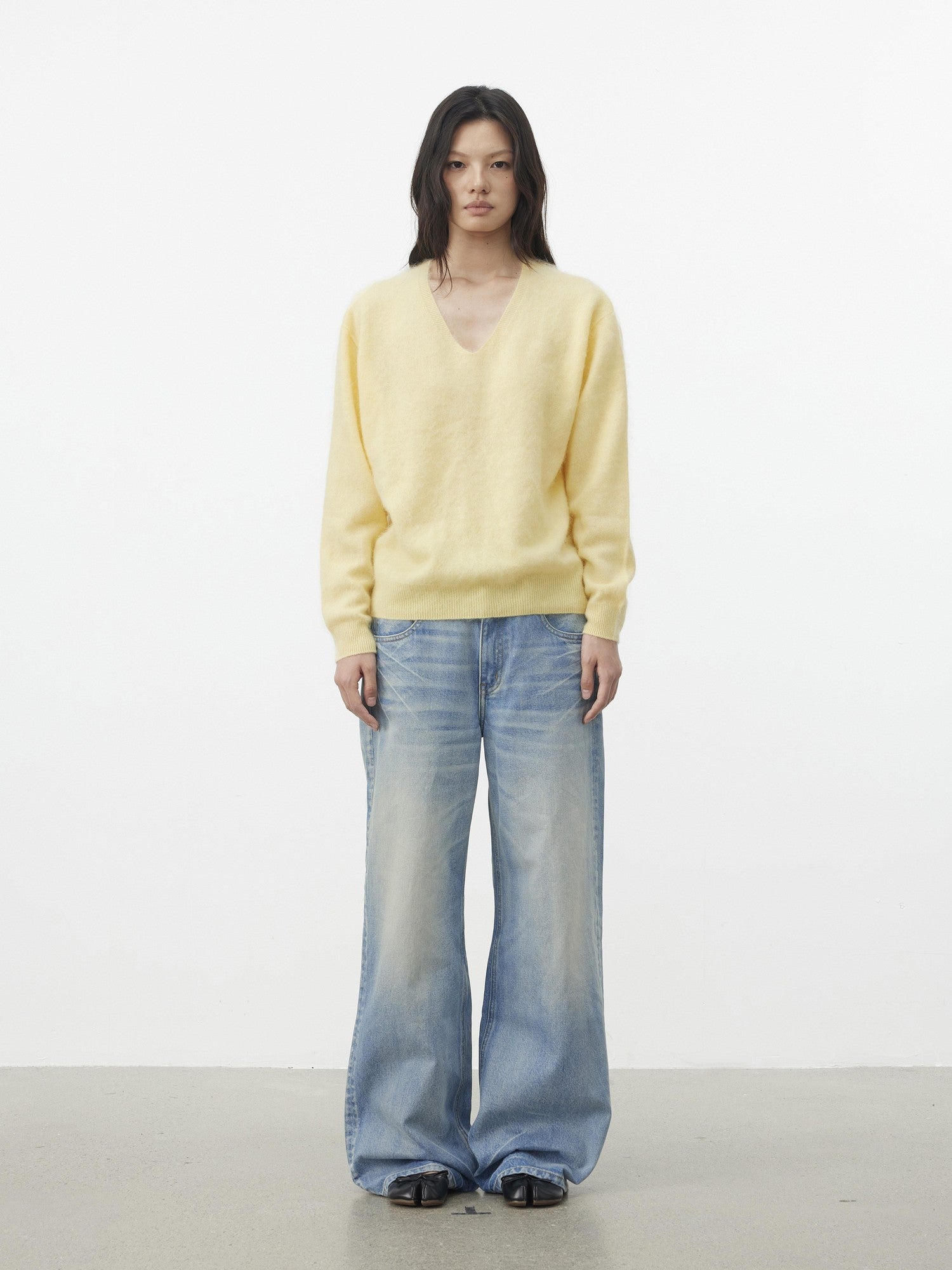 AFTADAWN Soft V-neck Knit Loose Fit Women&