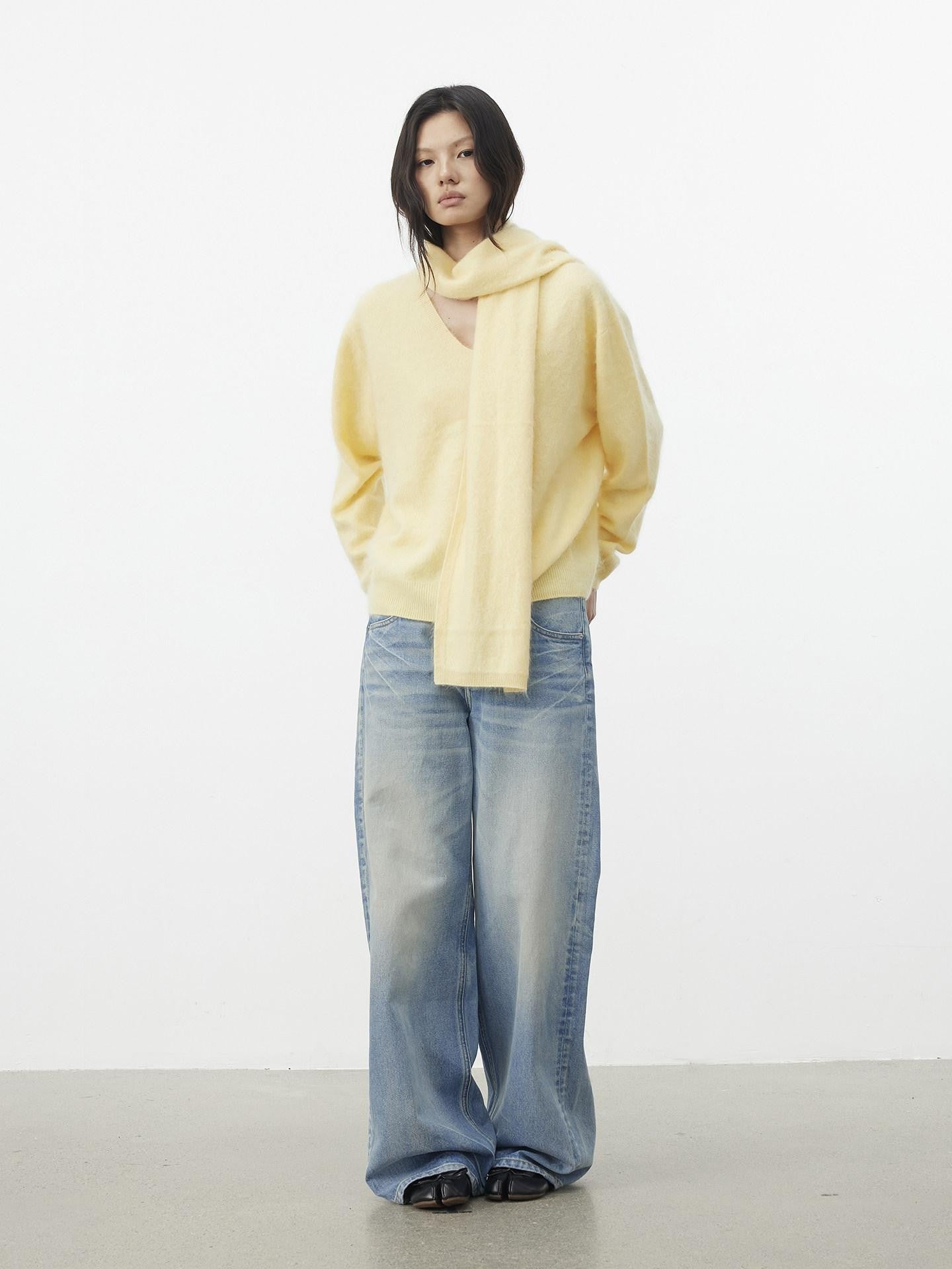 AFTADAWN Soft V-neck Knit Loose Fit Women&