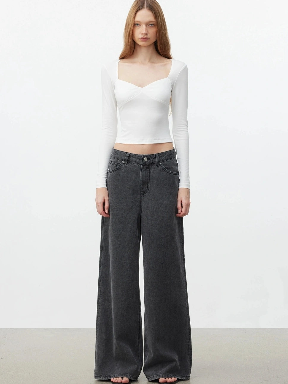 AFTADAWN Soft V-neck Slim Fit Cropped Top T-shirt