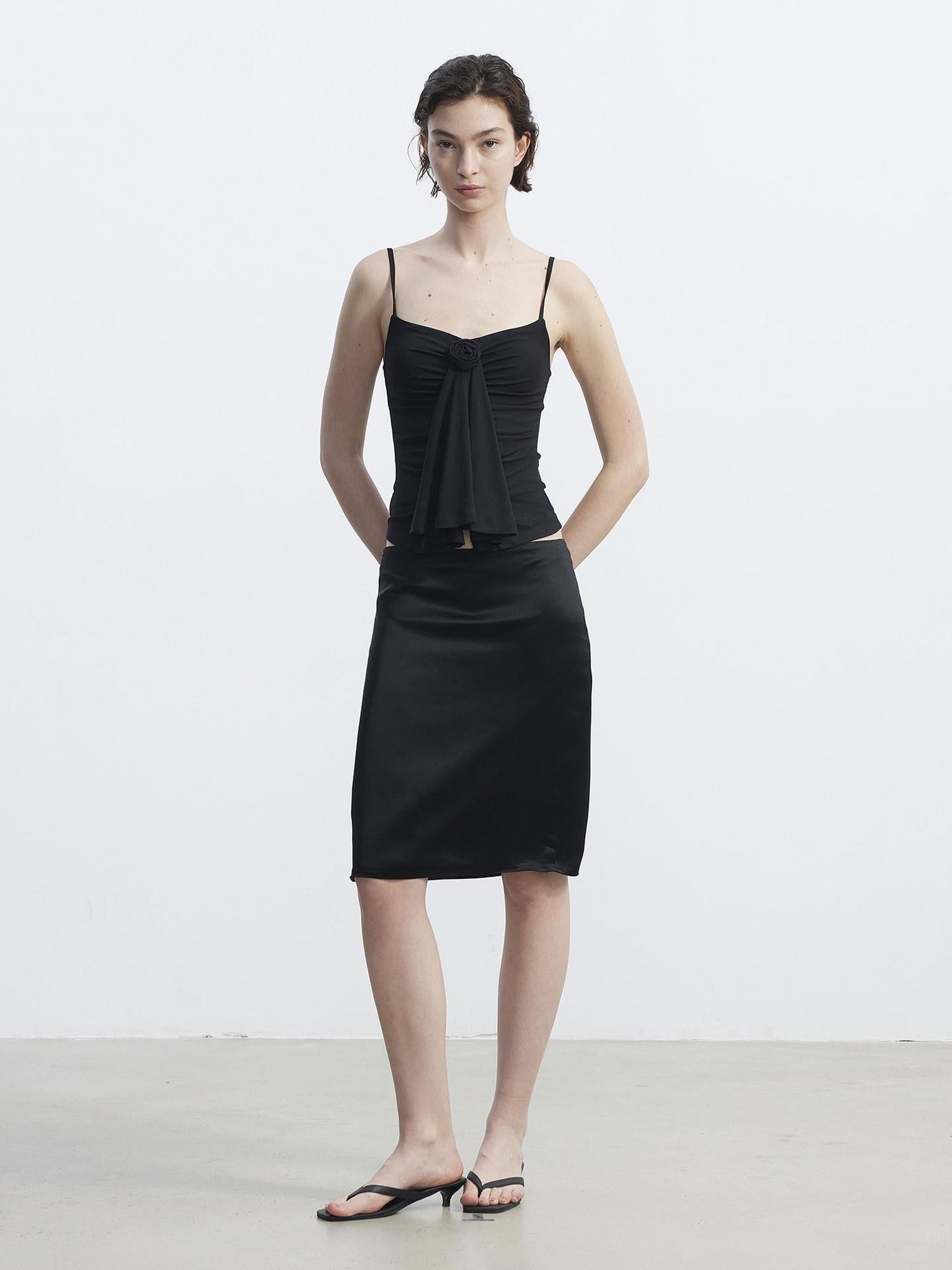 AFTADAWN Textured 3d Rose Pleated V-neck Slim Short Women&