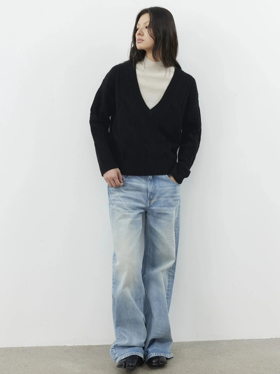 AFTADAWN V-Neck Cable Knit Wool Sweater Sweater